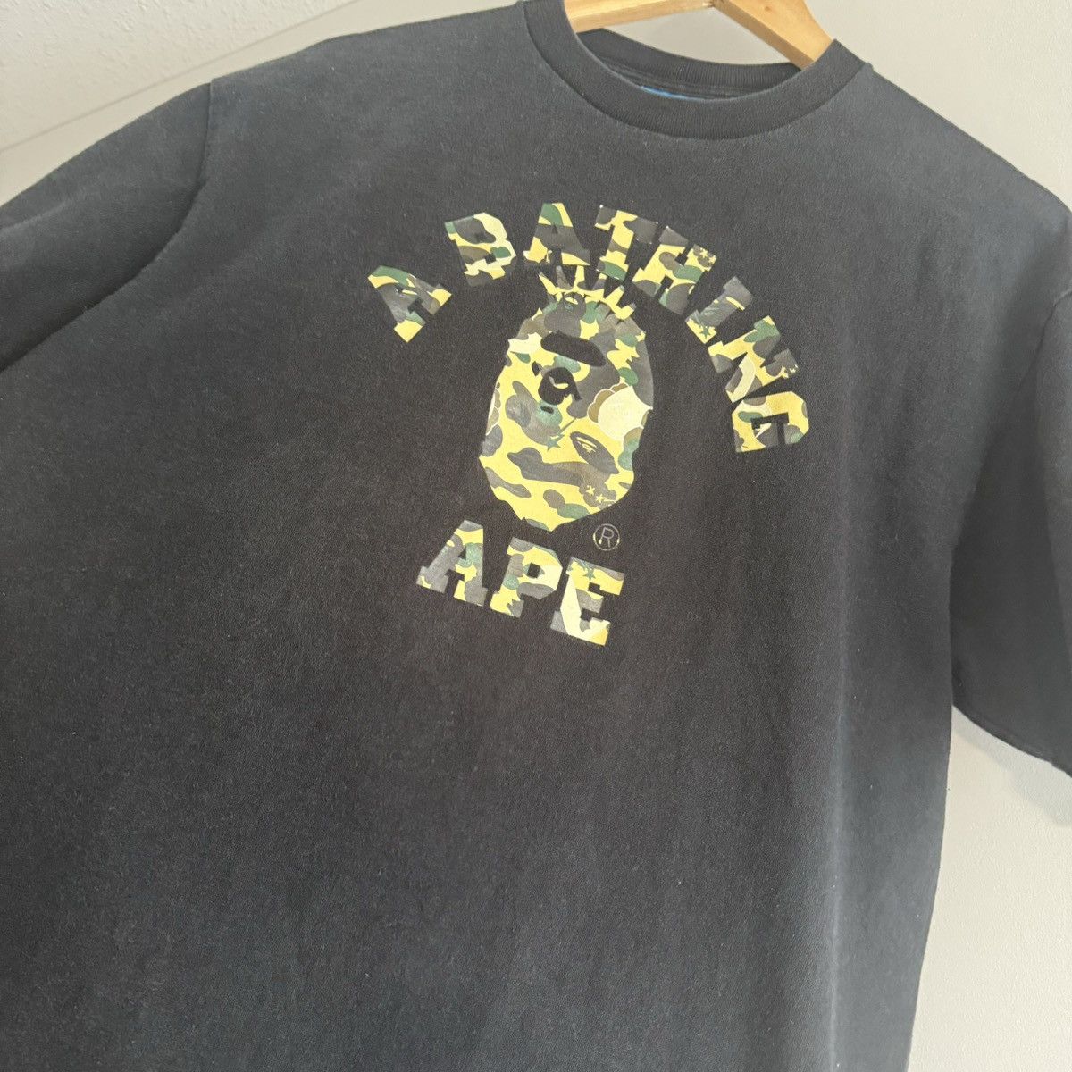 Bape × Kaws OG Bendy Color Camo College Logo Tee NYC Size US L / EU 52-54 / 3 - 9 Thumbnail