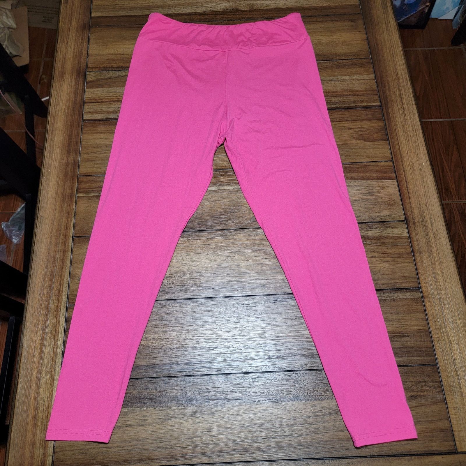 Other Athletic Plus Hot Pink Leggings Size 30" / US 8 / IT 44 - 1 Thumbnail