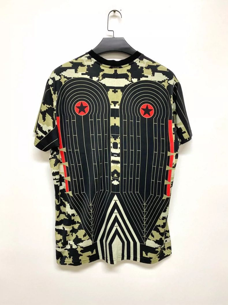 Givenchy Givenchy Robot Short Sleeve, XXS Size Size US XXS / EU 40 - 7 Thumbnail