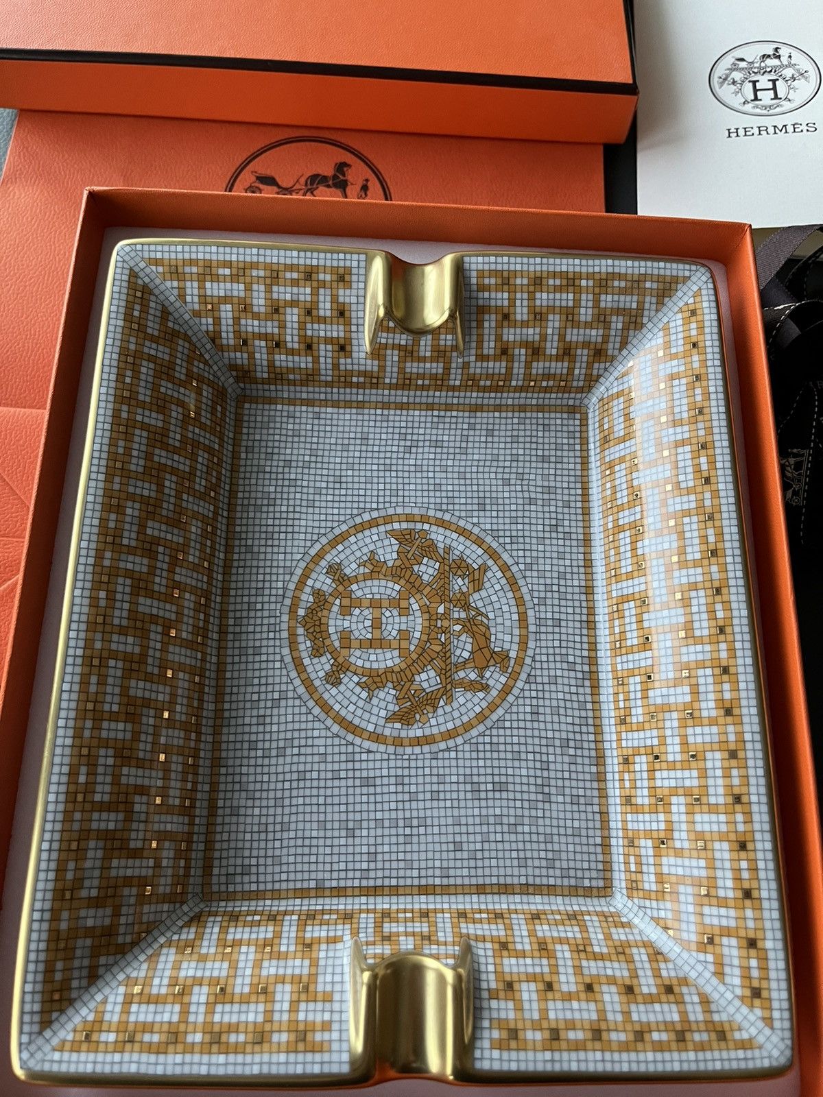 Hermes Rare Brand New Hermes H Logo Mosaique Au 24 Gold Ashtray Size ONE SIZE - 16 Thumbnail