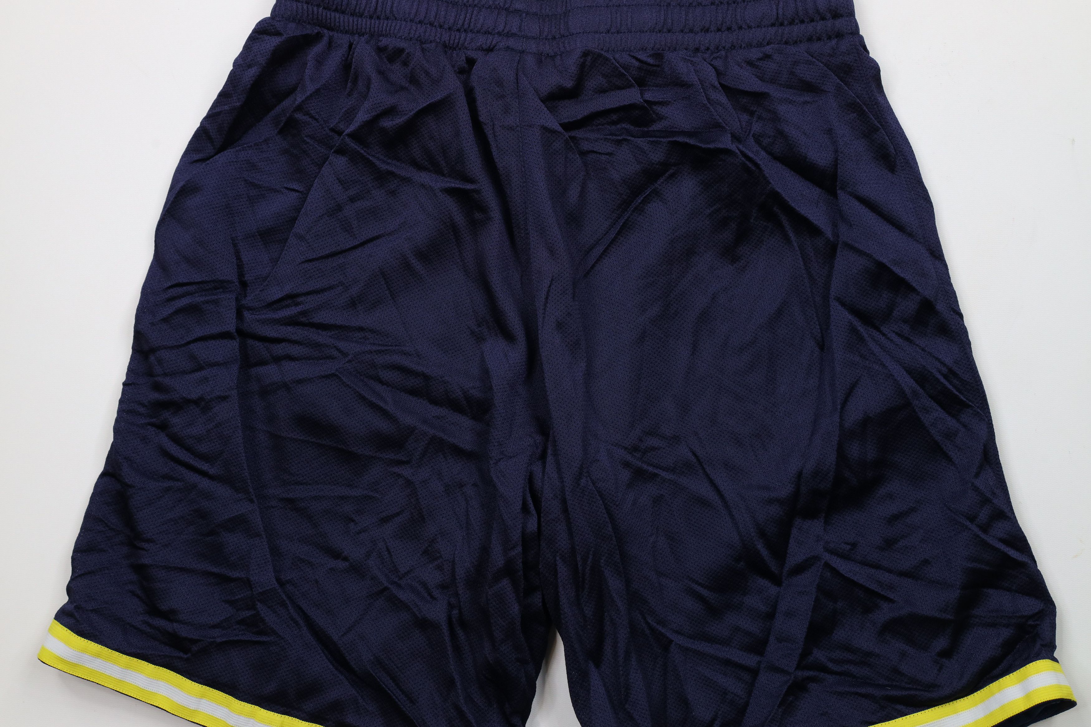 Adidas × Vintage Retro Adidas University of Michigan Basketball Shorts Size US 36 / EU 52 - 11 Thumbnail