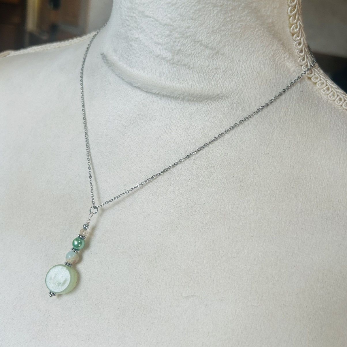 Handmade Handcrafted vintage orca agate beaded pendant necklace Size ONE SIZE - 4 Thumbnail