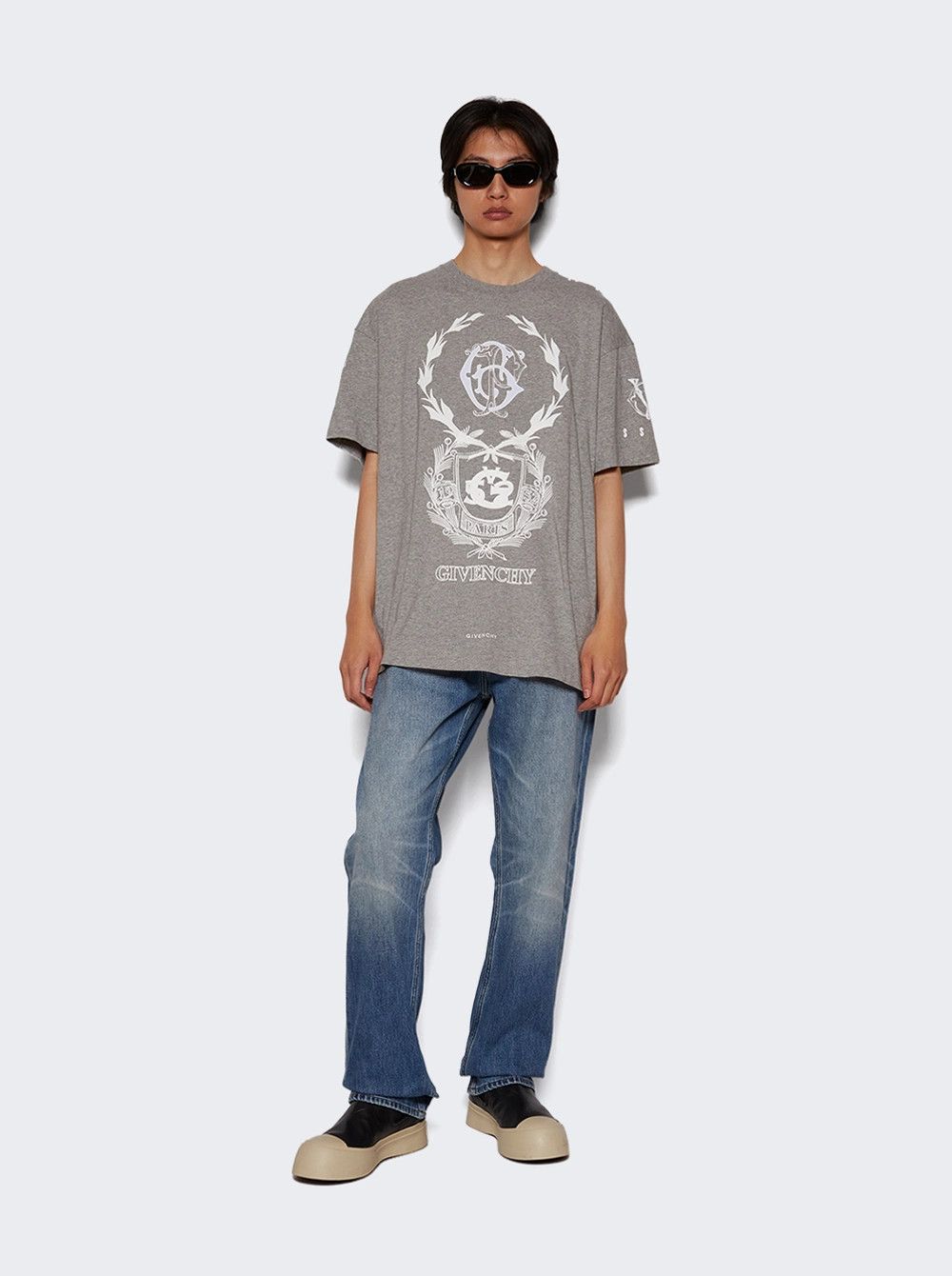 Givenchy o1w1db10325 Standard Short Sleeve Base in Light Grey Size US XXL / EU 58 / 5 - 2 Thumbnail