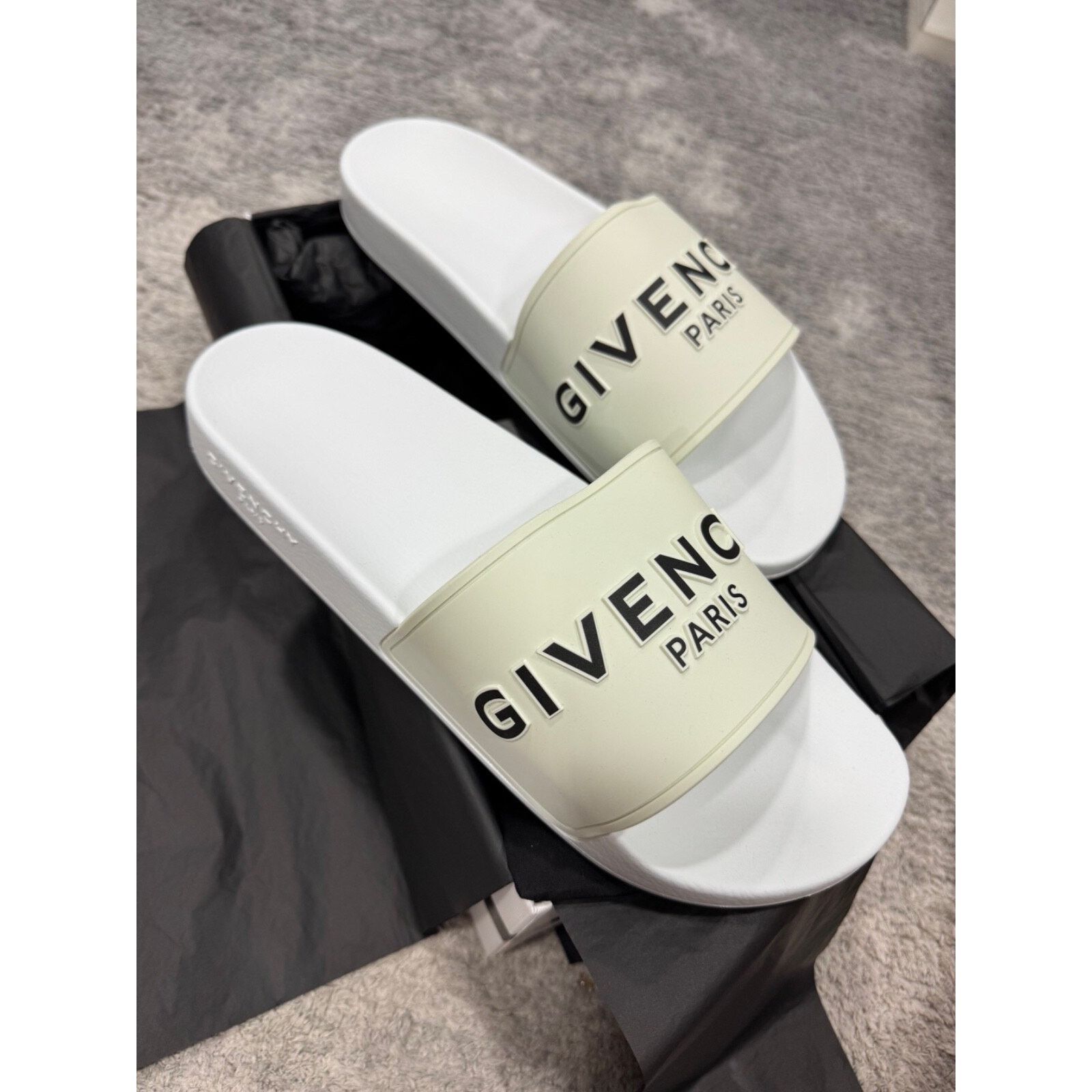 Givenchy Givenchy Mens Pool Flat Beach Sandal Slide Slip On 45 12 Size US 12 / EU 45 - 10 Thumbnail