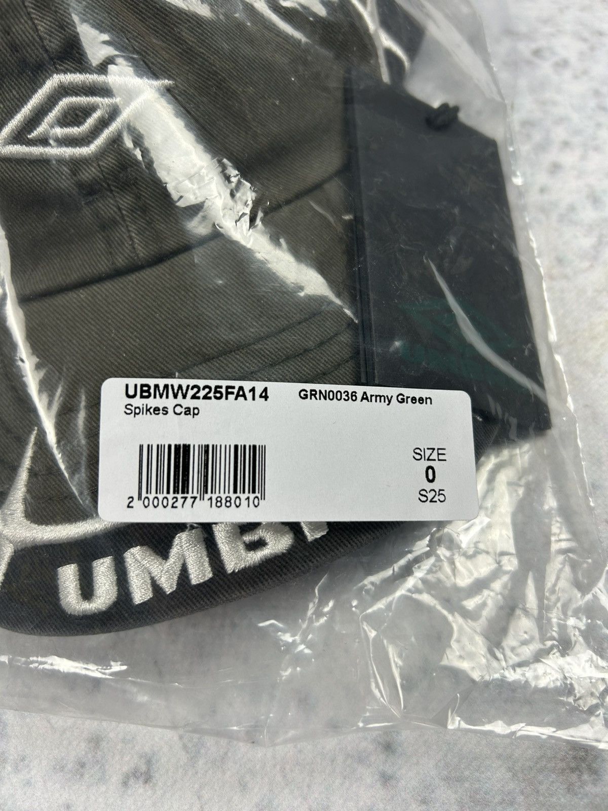 Umbro x Slam Jam Spikes Anthracite (タグ付き Spikes Cap Anthracite – Slam Jam®