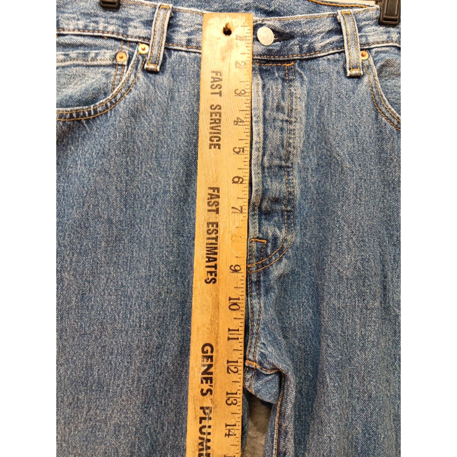 Levi's Levi's 501 Jeans Mens 35x32 Blue Medium Wash Button Fly Regular Straight Denim 5-Pocket GUC Men Size US 35 - 6 Thumbnail