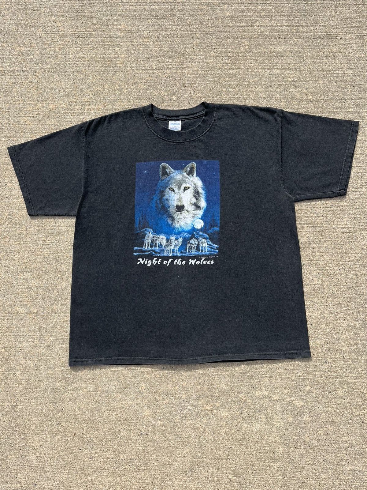 Vintage VINTAGE Y2K ANIMALS “NIGHT of the WOLVES” FADED T-SHIRT Size US XL / EU 56 / 4 - 3 Thumbnail