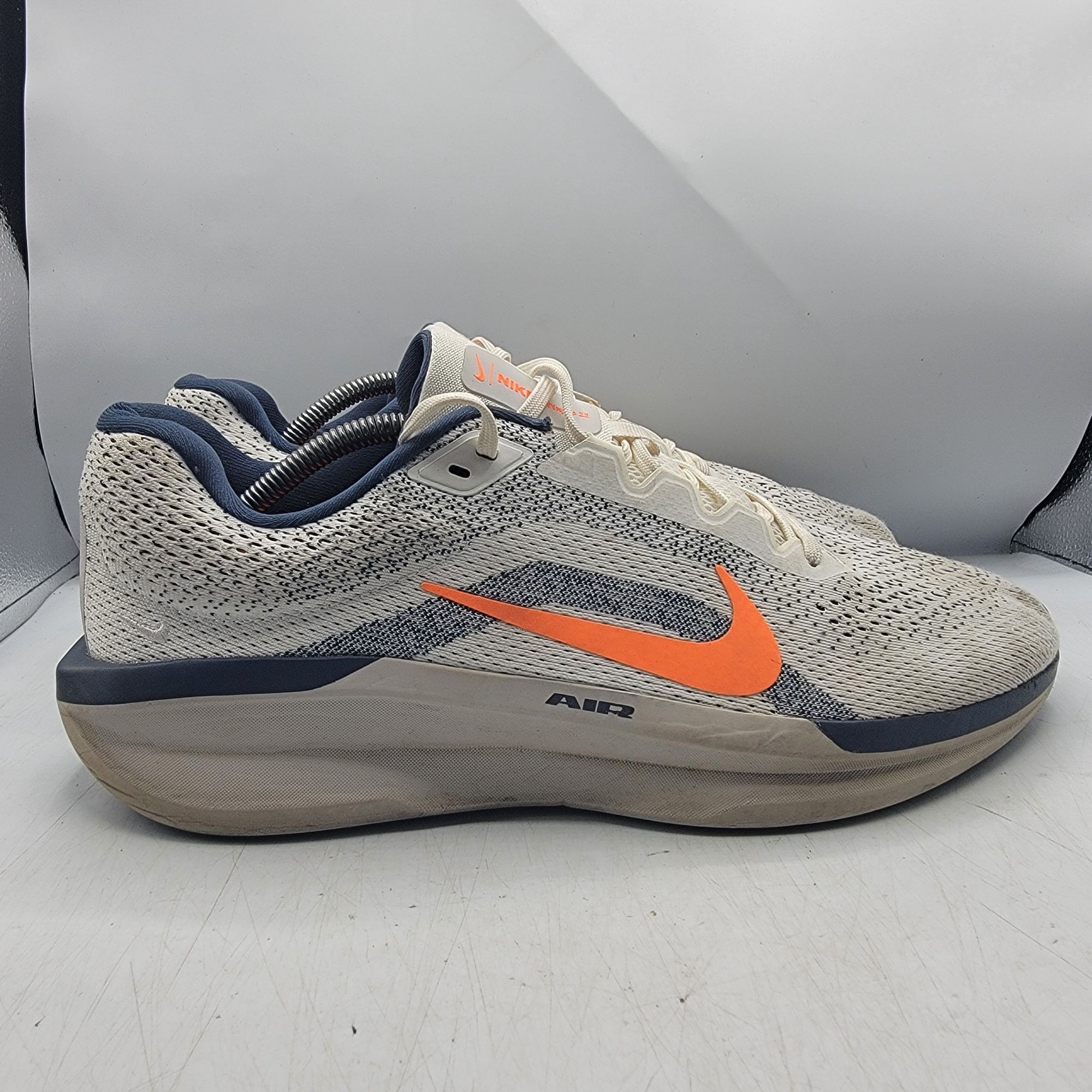 Nike Nike Air Winflo 11 Sail Mens 12 White Total Orange Athletic Size US 12 / EU 45 - 13 Thumbnail