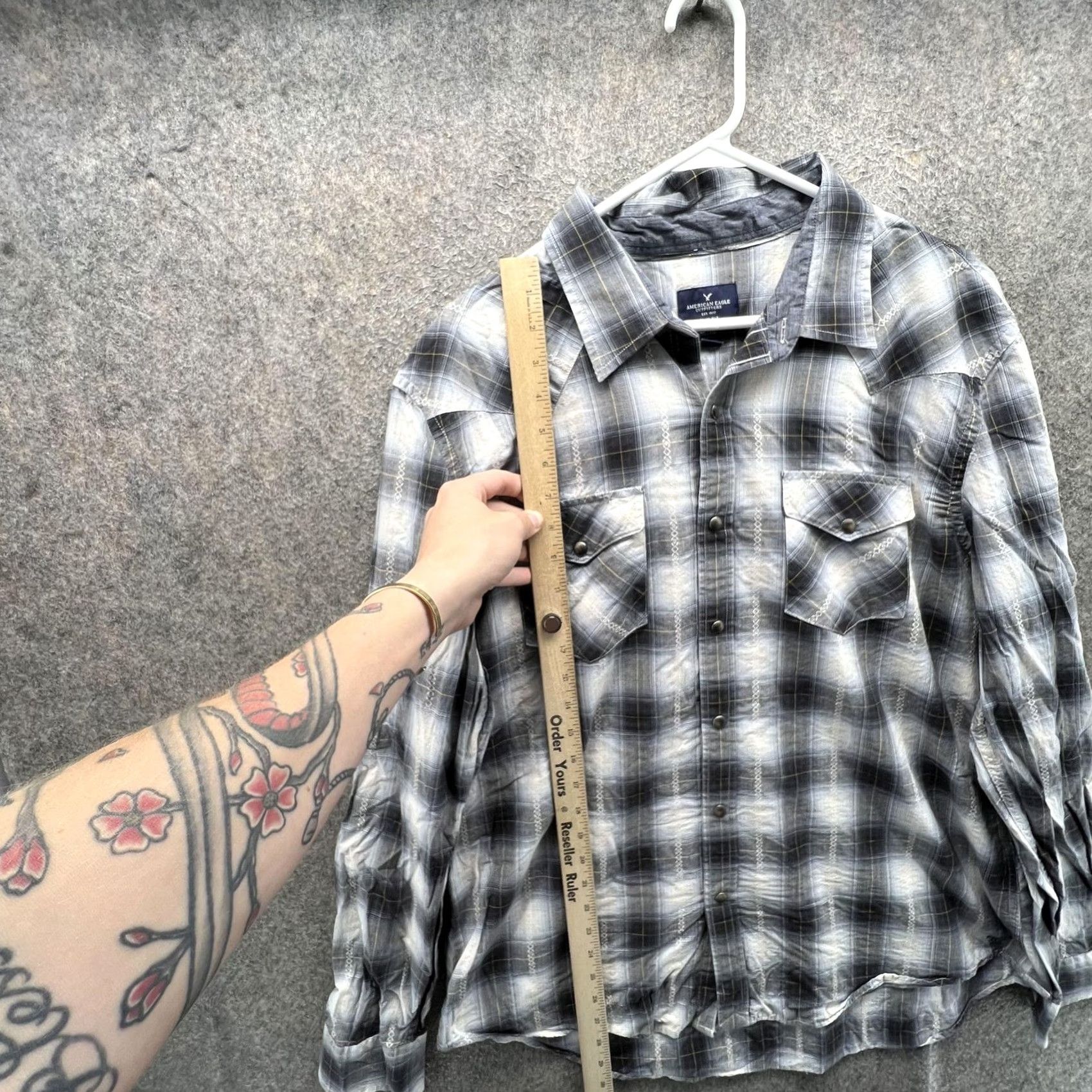 American Eagle Outfitters American Eagle Outfitters Shirt Mens XL Gray Plaid Long Sleeve Western Snap Size US XL / EU 56 / 4 - 4 Thumbnail