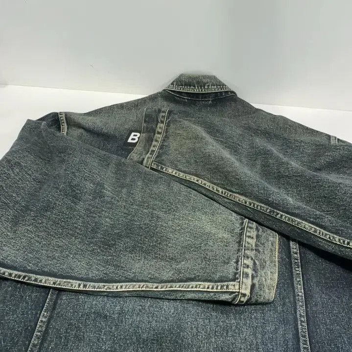 Balenciaga Balenciaga Vintage Logo Denim Jacket for Men. Size US L / EU 52-54 / 3 - 8 Thumbnail