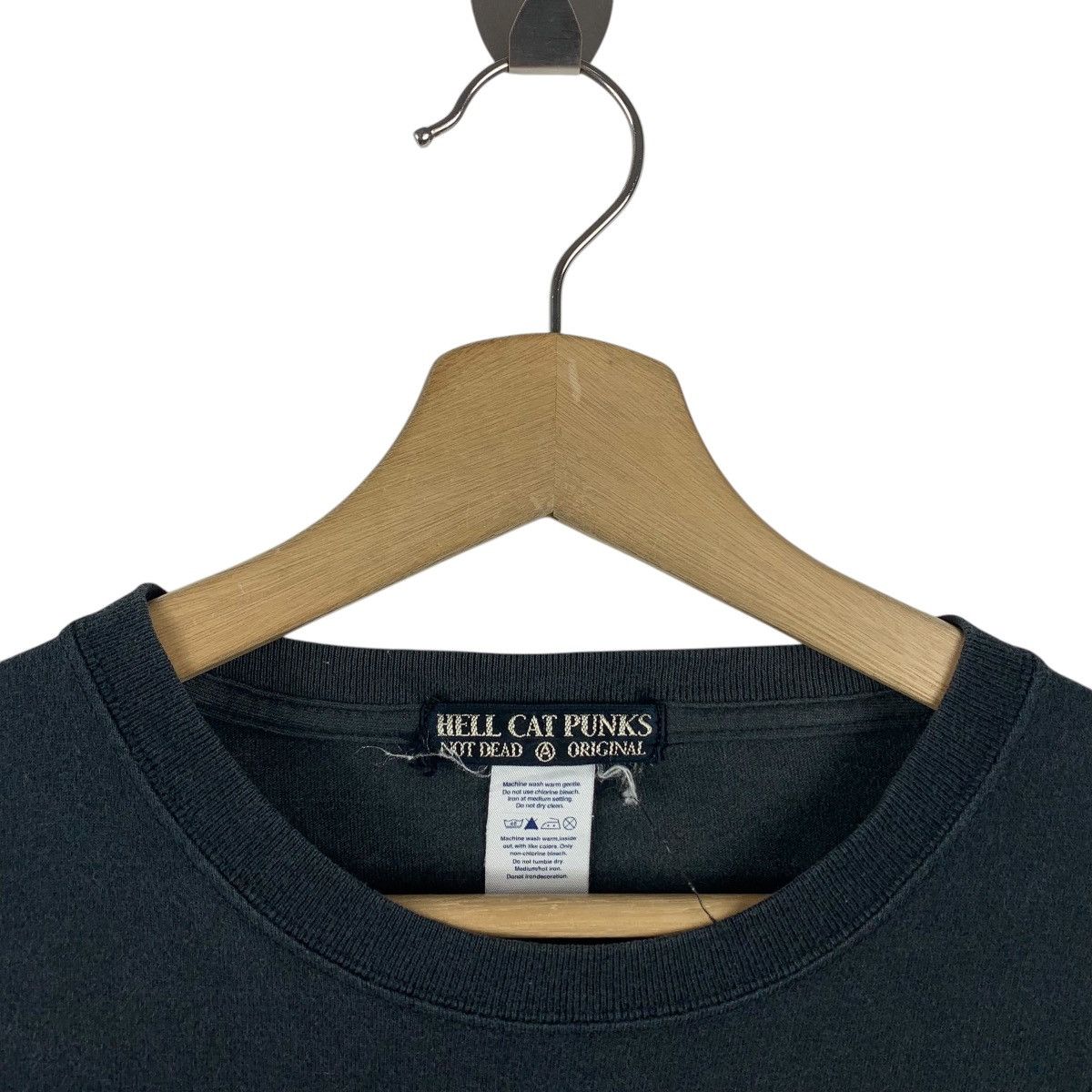 Japanese Brand Vintage HELL CAT PUNK punk not dead design long sleeve tee Size US S / EU 44-46 / 1 - 5 Thumbnail