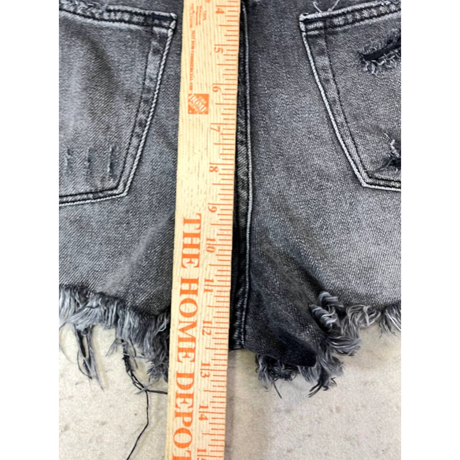 Free People Free People We The Free Distressed Raw Hem High Rise Denim Short Size 29 Black Size 29" - 4 Thumbnail
