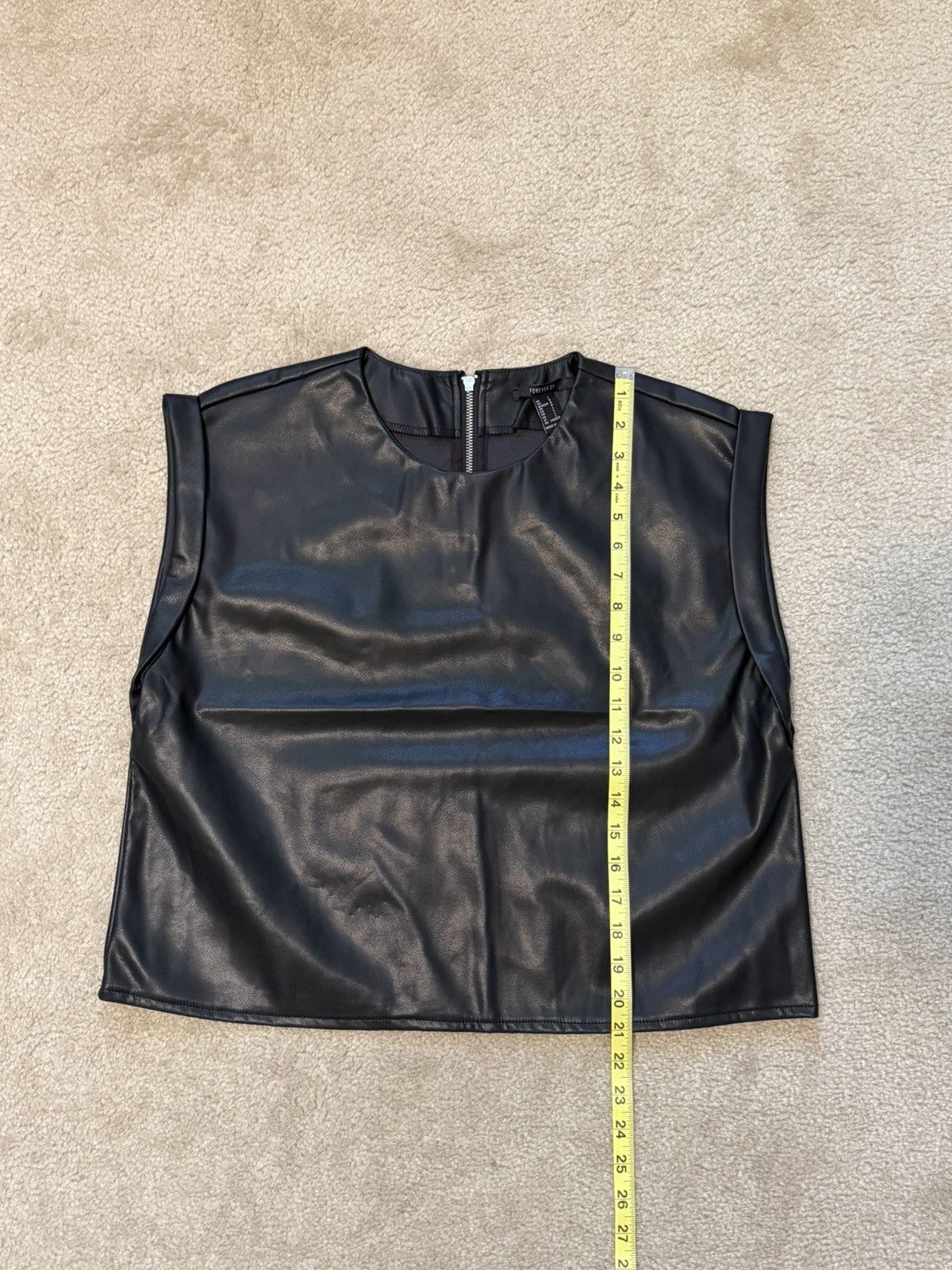 Forever 21 Forever 21 Black Faux Leather Sleeveless Top Size Large Size L / US 10 / IT 46 - 2 Thumbnail
