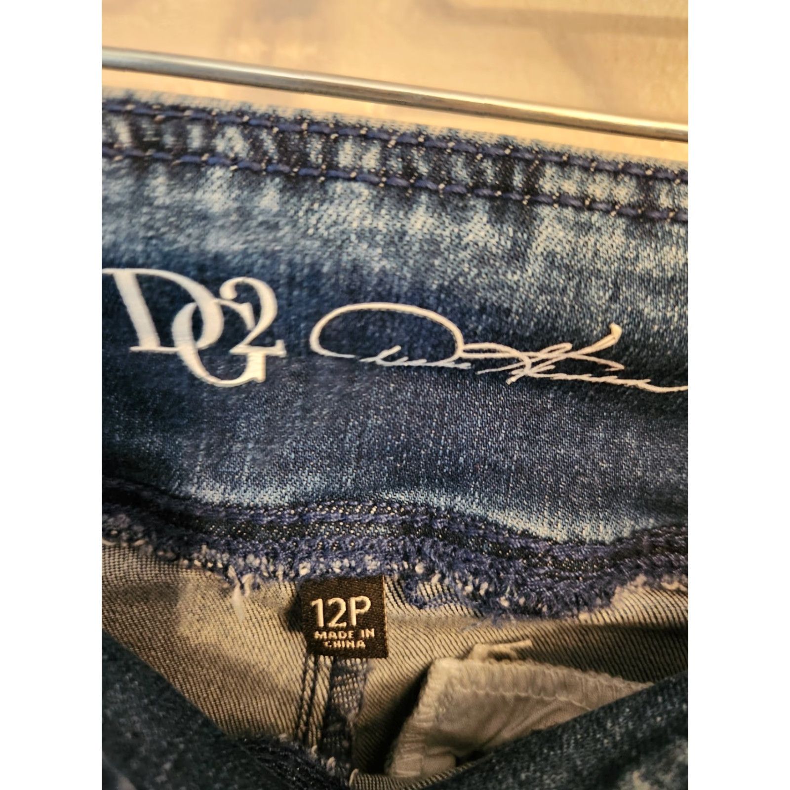Denime DG2 Diane Gilman Blue Denim Stretchy Straight Jeans 12 Petite Womens Jeans Camper 12 Petite Blue Denim Straight Leg Stretchy Regular Size 34" / US 12 / IT 48 - 3 Thumbnail