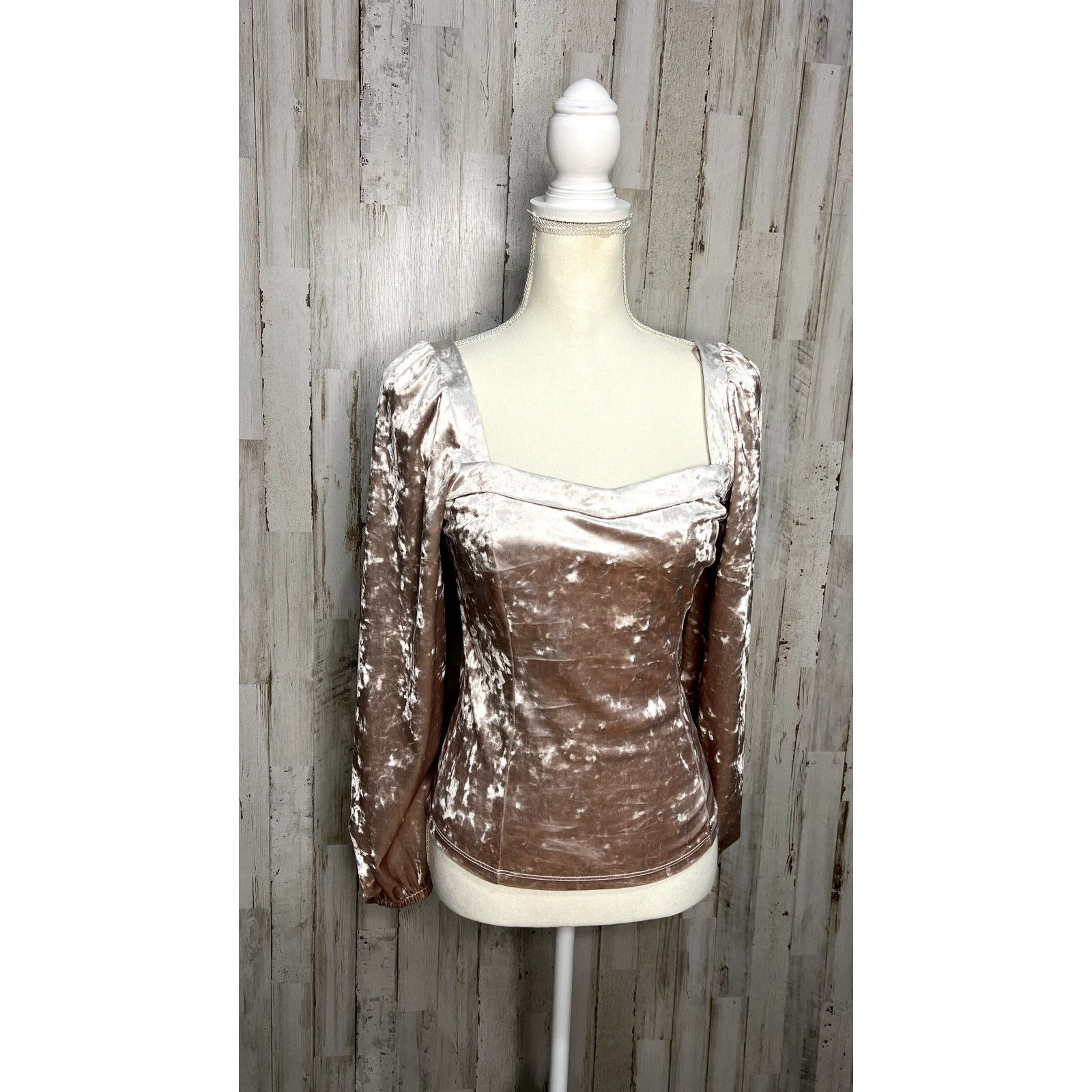 Anthropologie Anthropologie Pink Velvet Square Neck Long Sleeve Blouse Size S / US 4 / IT 40 - 2 Thumbnail