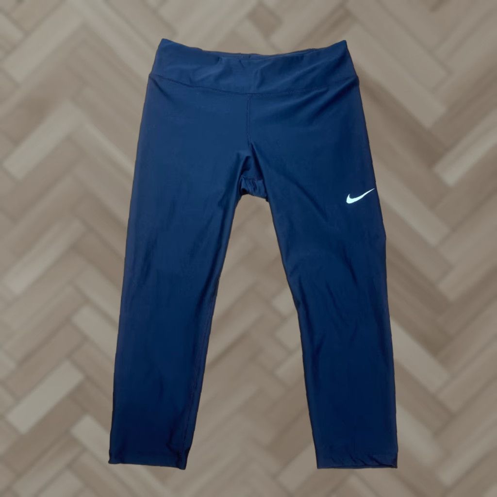 Nike Nike Dri-FIT Capri Leggings Women L Black Gym Training Size 36" / US 14 / IT 50 - 1 Thumbnail
