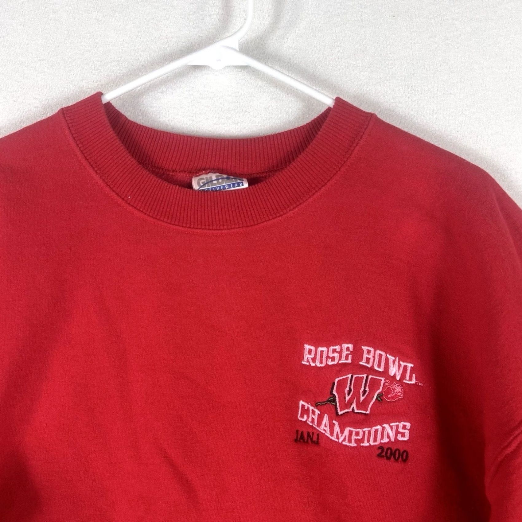 Gildan Vintage University of Wisconsin Badgers 2000 Rose Bowl Sweatshirt Mens Large Red Size US L / EU 52-54 / 3 - 2 Thumbnail