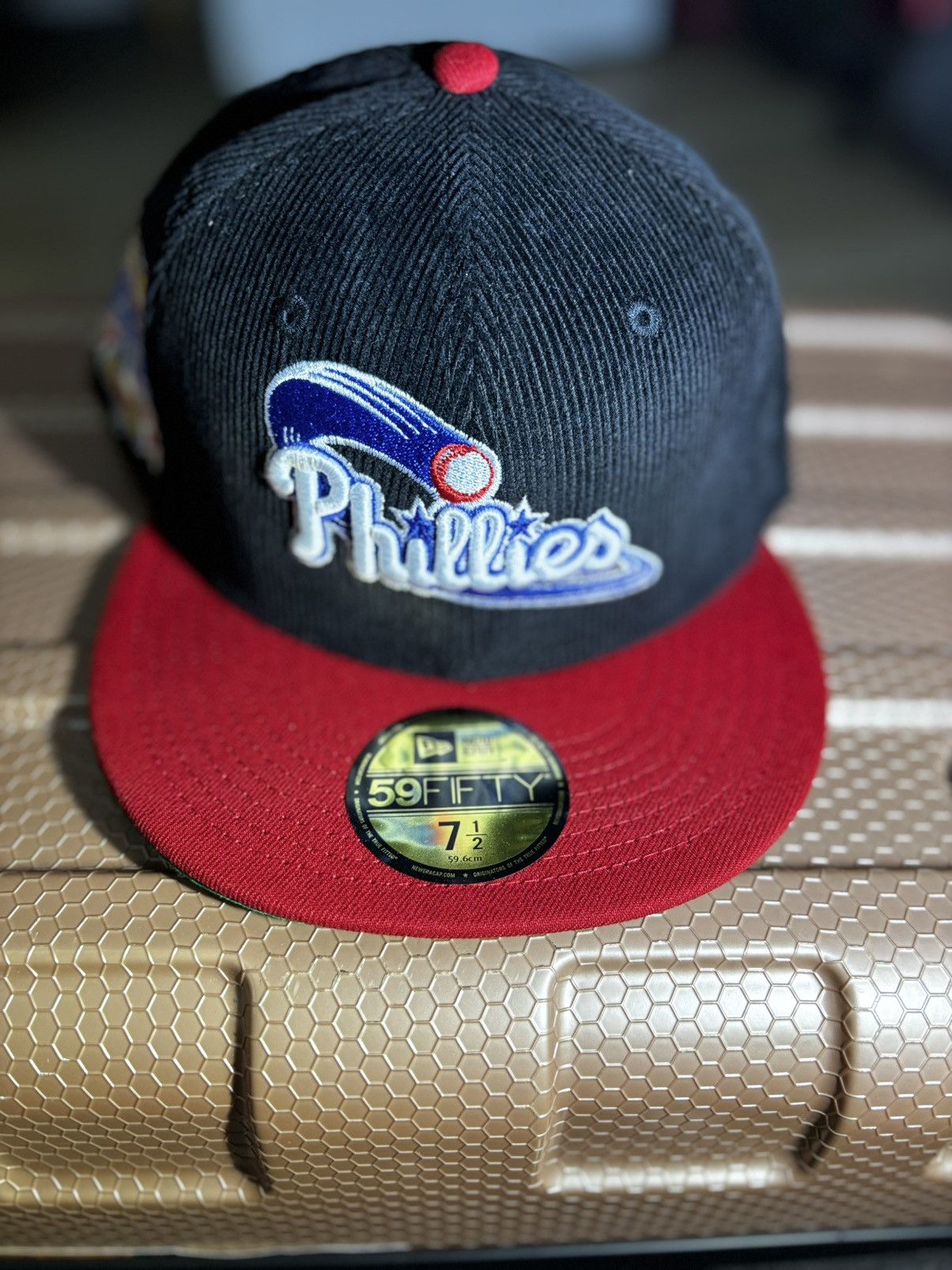 New Era Philadelphia Phillies Black Corduroy Cap Size ONE SIZE - 1 Thumbnail