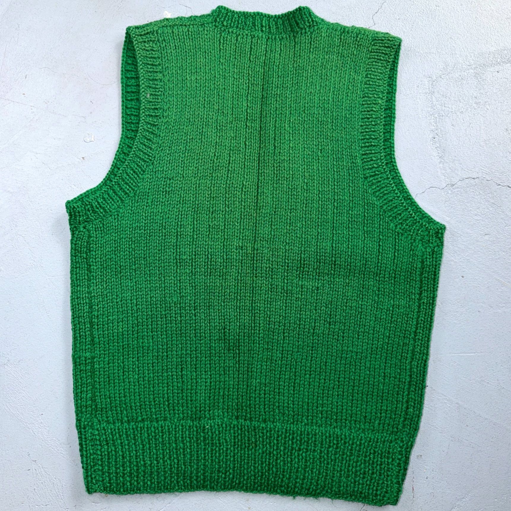 Vintage VTG Green Vest Knitted Sleeveless Sweater Pullover Handmade Knit 70s 1970s Vest Green VTG Knitted Sleeveless Sweater Pullover Handmade Knit 70s 1970s Size S / US 4 / IT 40 - 5 Thumbnail