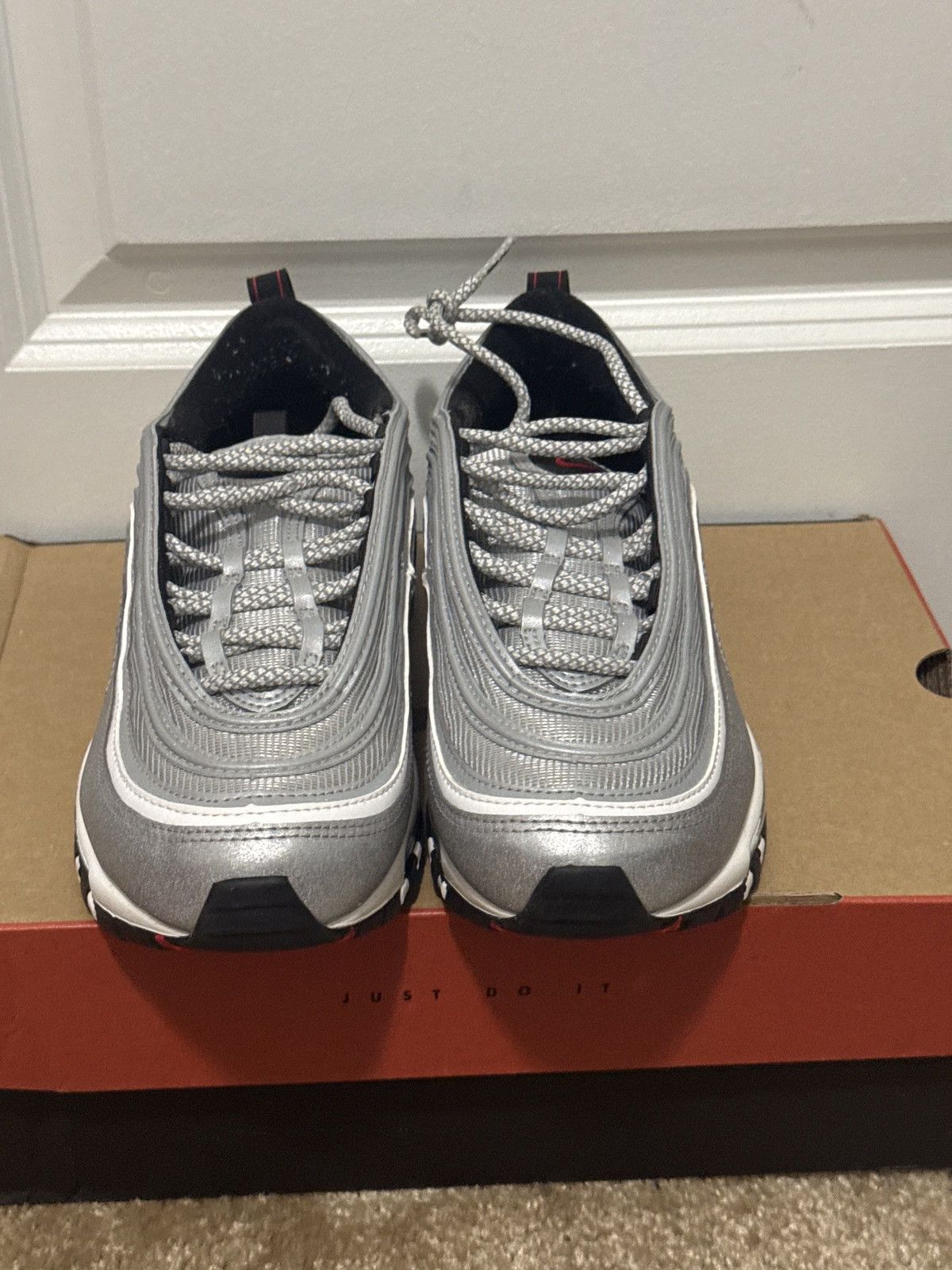 Nike NIKE AIR MAX 97 OG METALLIS SILVER Size US 7.5 / EU 40-41 - 2 Thumbnail