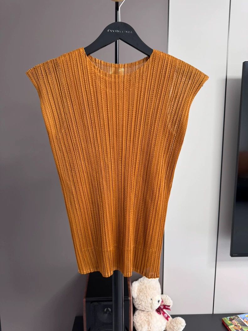 Issey Miyake Issey Miyake size:3 Golden-brown gauze dance vest and tata Size S / US 4 / IT 40 - 1 Thumbnail