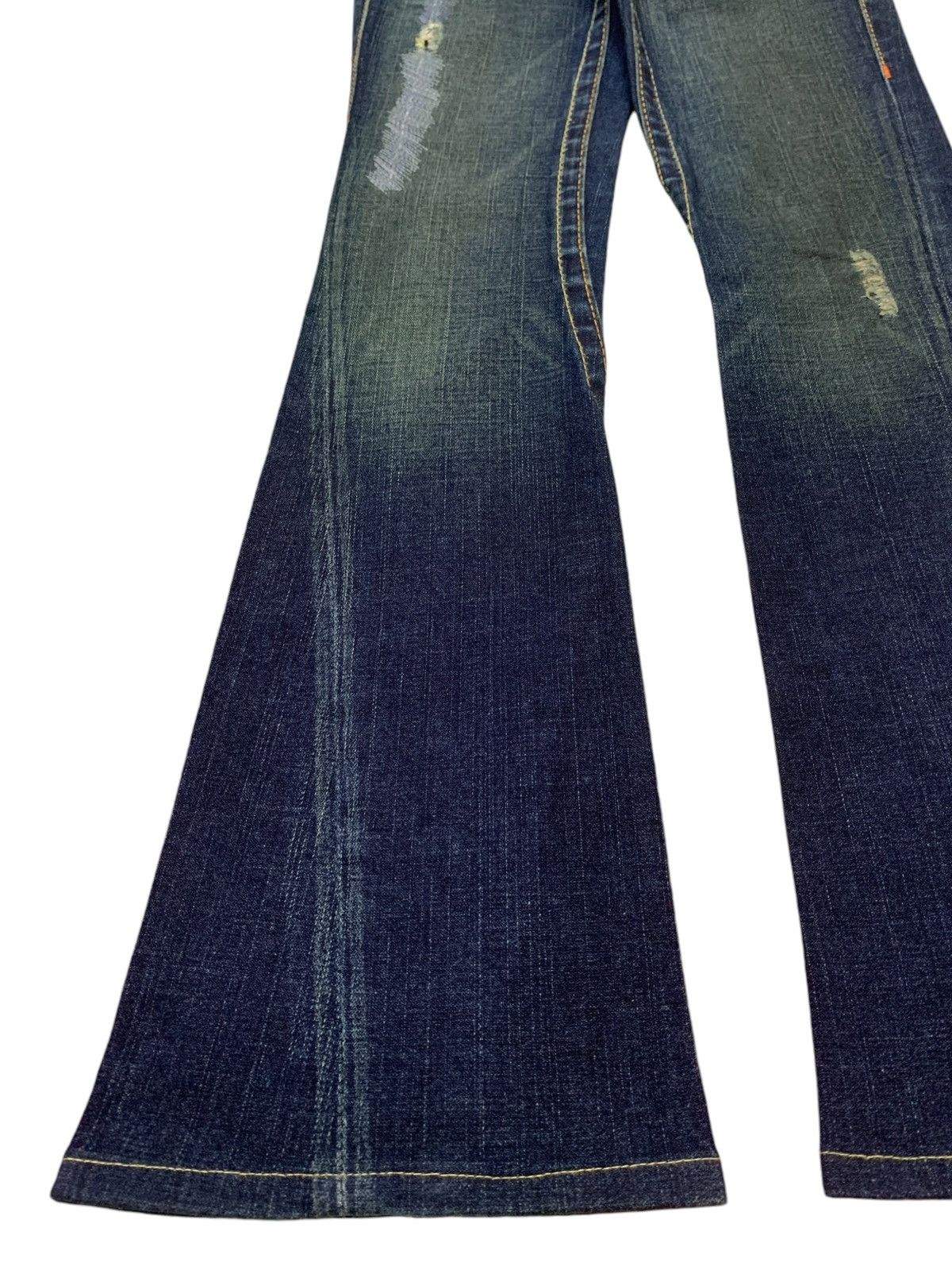 True Religion Vintage USA True Religion Mud Wash Distressed Flare Jeans Size 26" / US 2 / IT 38 - 6 Thumbnail