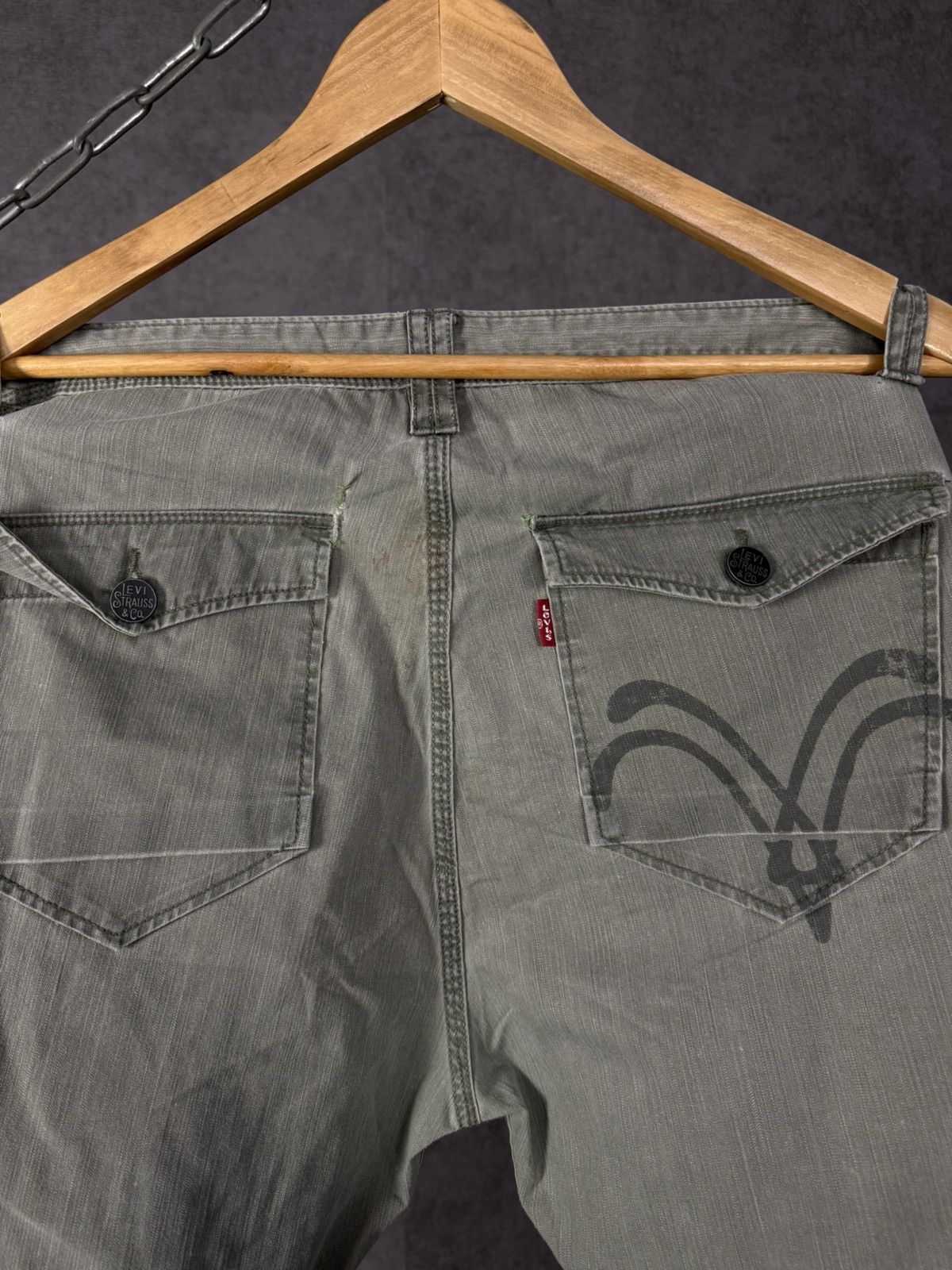 Levi's Levi’s Giants cargo pants Size US 31 - 7 Thumbnail