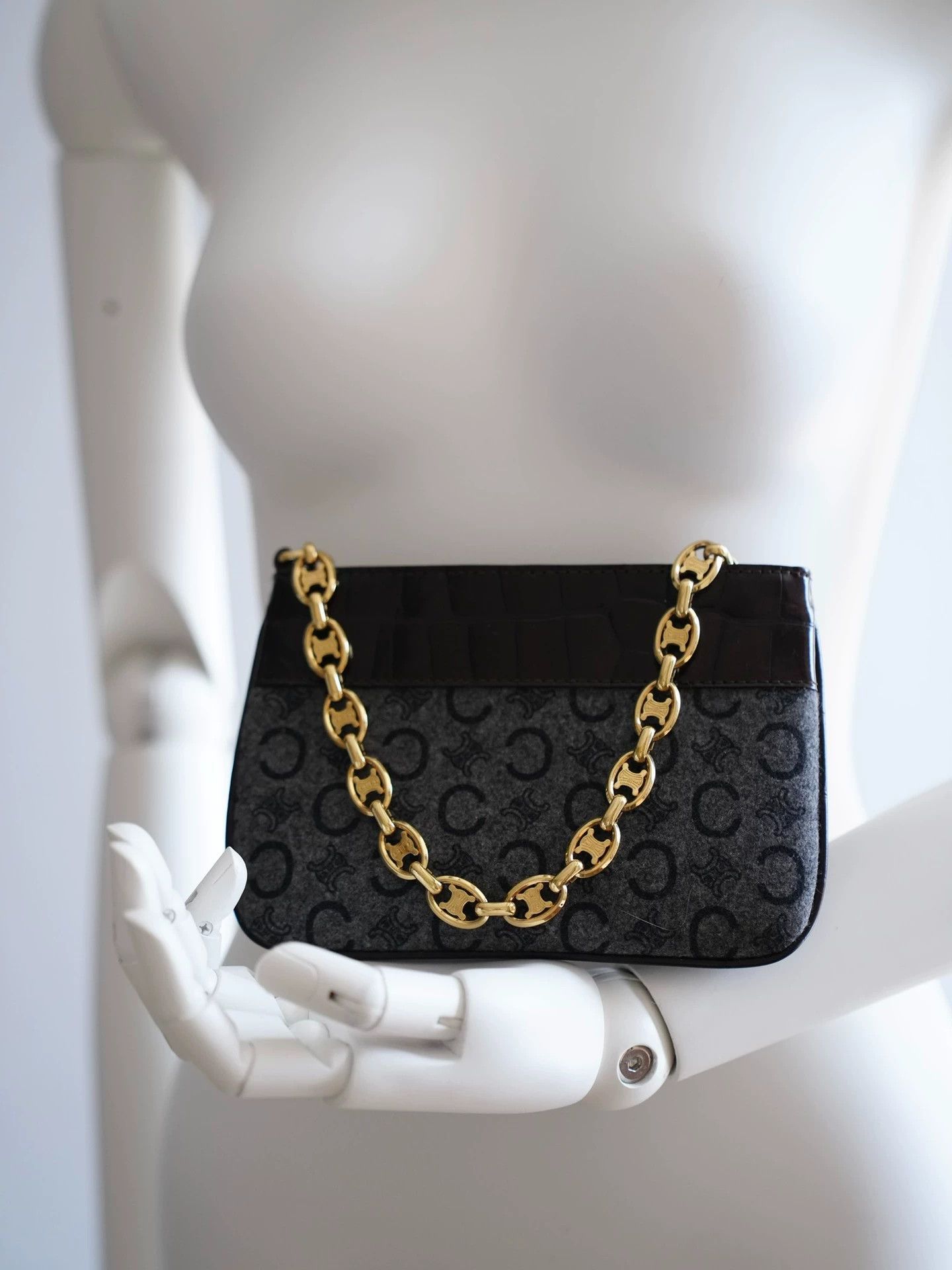 Celine Celine 2000 Fall Triomphe Felt Clutch Wallet 14.5cm Chain Women's Size ONE SIZE - 2 Thumbnail