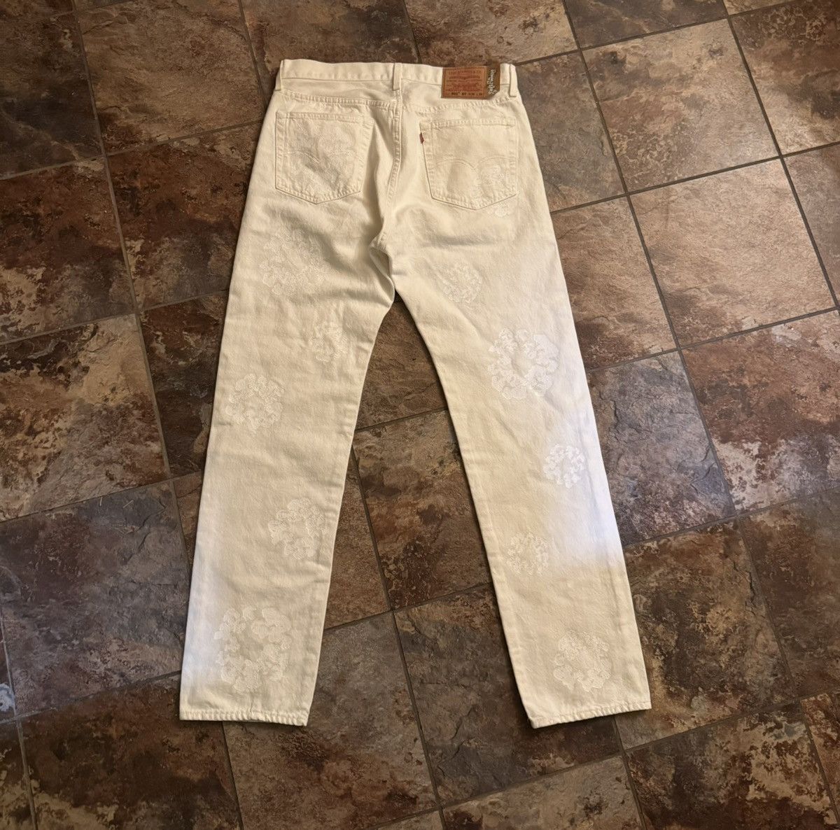 DENIM TEARS Denim Tears Mono Cotton Wreath Jeans White Size US 36 / EU 52 - 2 Thumbnail
