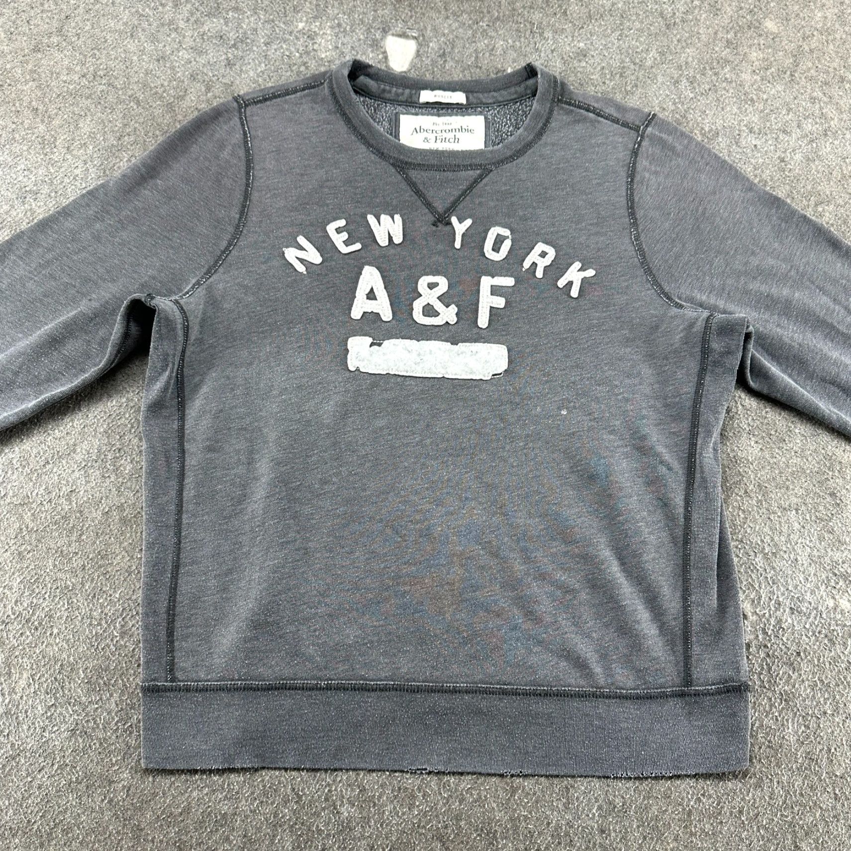 Abercrombie & Fitch VINTAGE Abercrombie & Fitch Sweatshirt Mens L Gray Pullover 90s Sports Logo Crew Neck Fleece Cotton Size US L / EU 52-54 / 3 - 2 Thumbnail