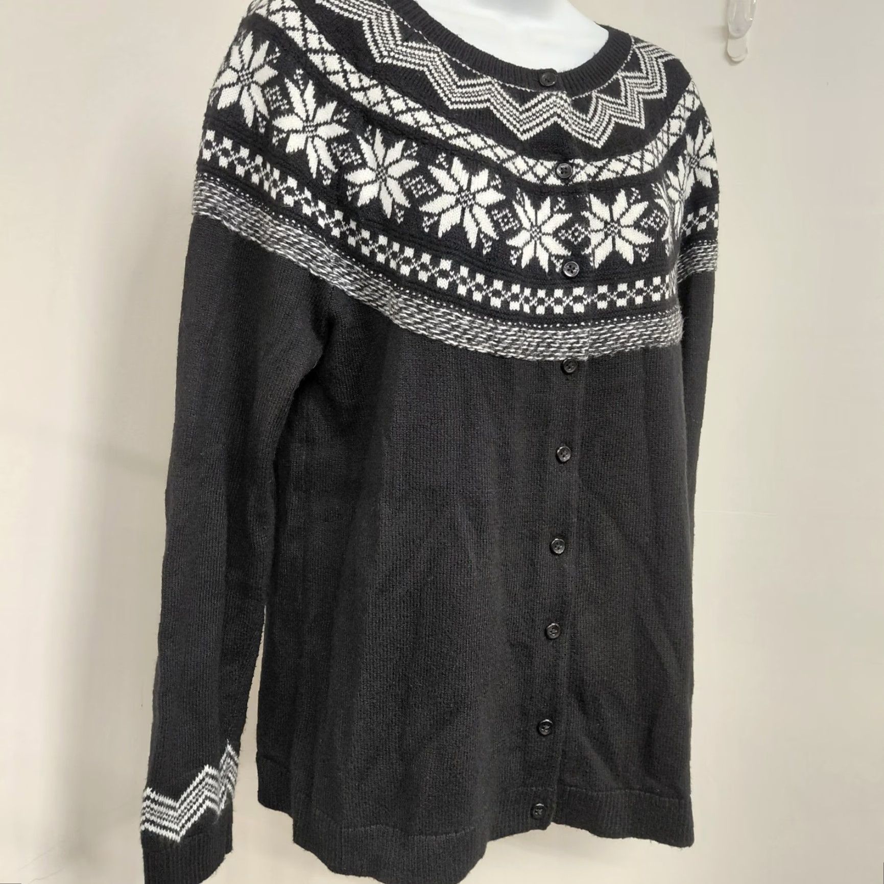 Talbots Talbots Cardigan Women’s Large Black & White Fair Isle Snowflake Knit Sweater Crew Neck Buttoned Raglan Sleeve Size L / US 10 / IT 46 - 3 Thumbnail