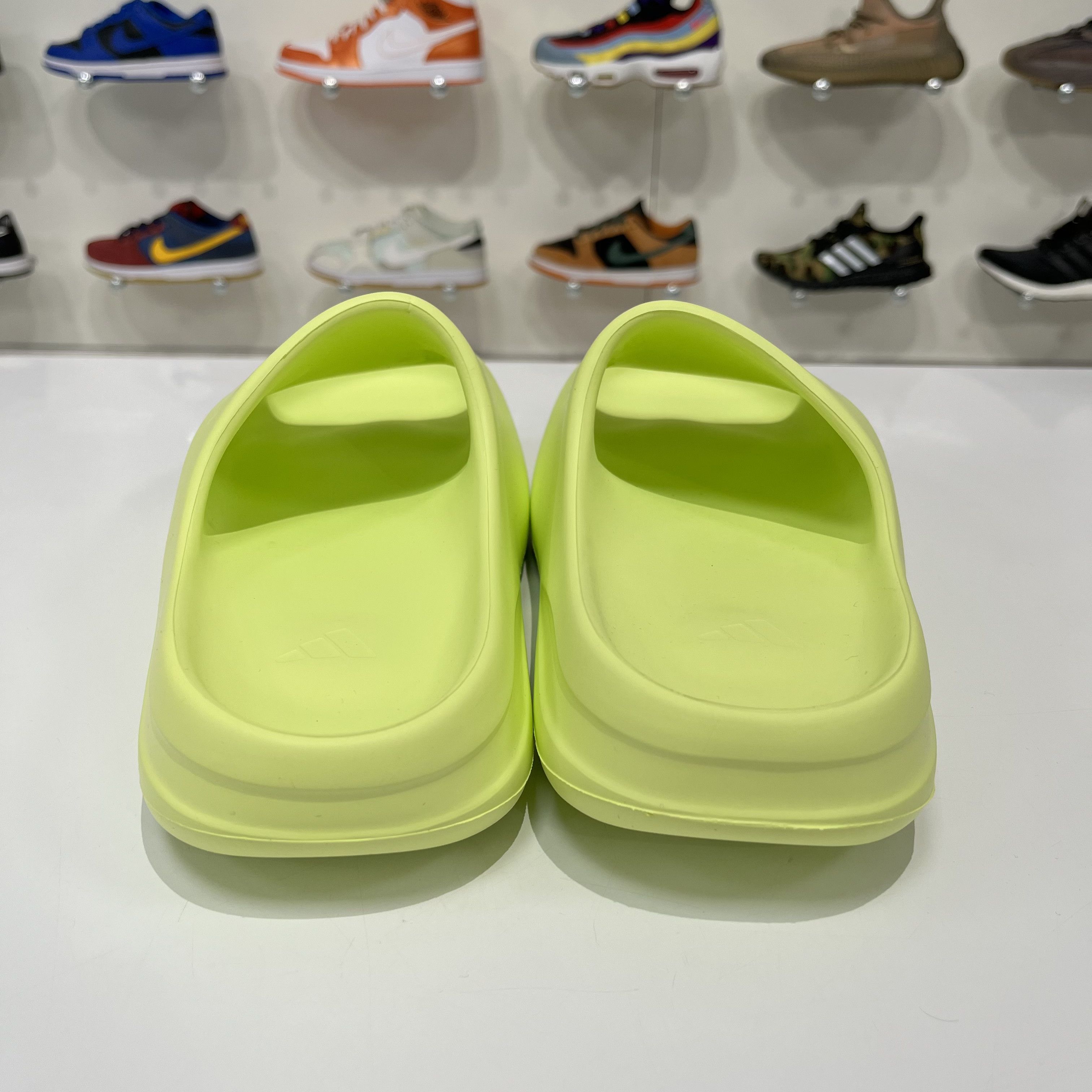 Adidas Adidas Yeezy Slide Glow Green Size US 9 / EU 42 - 5 Thumbnail