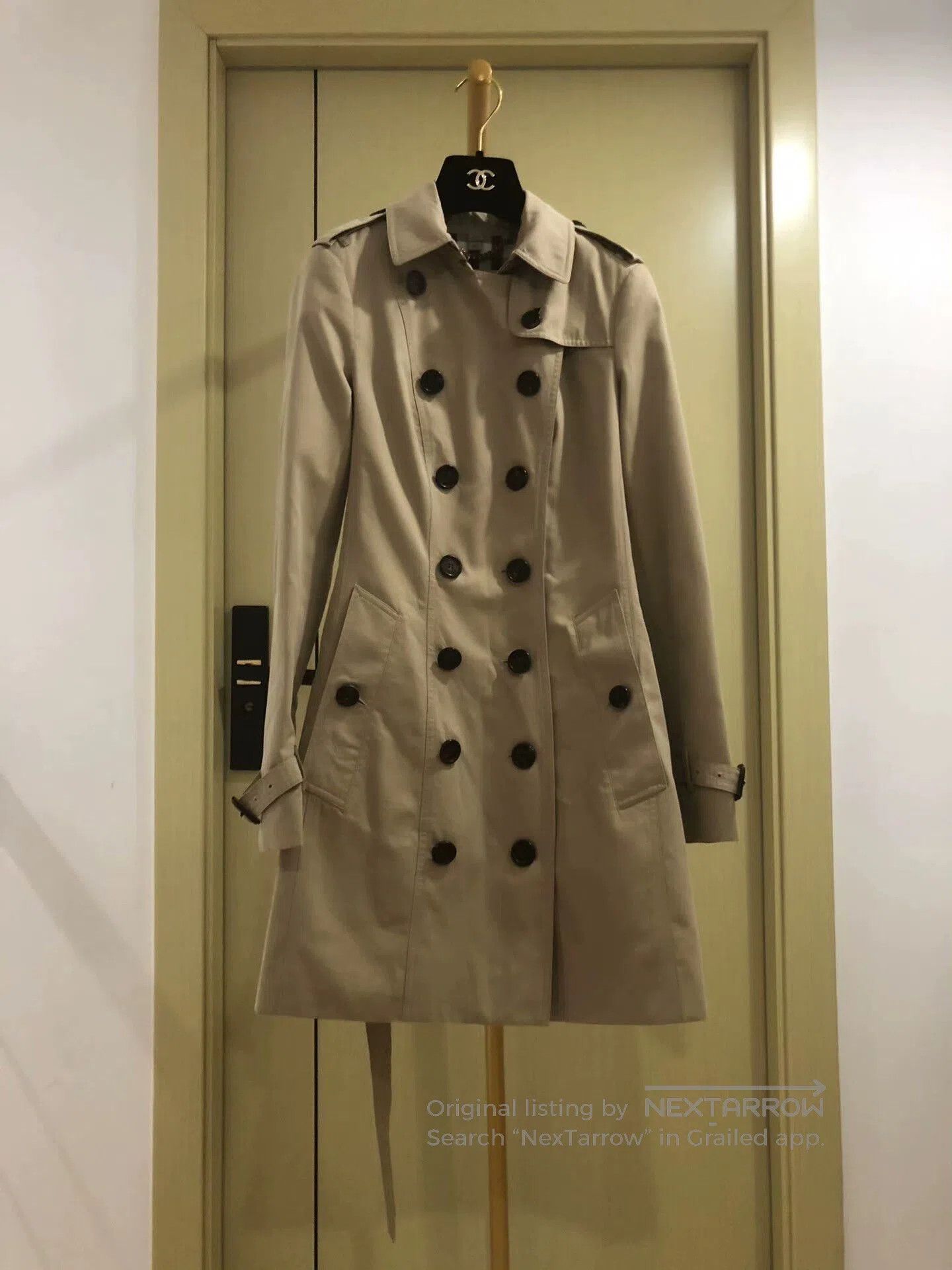 Burberry Burberry Beige Classic Check Coat. Size XL / US 12-14 / IT 48-50 - 1 Thumbnail