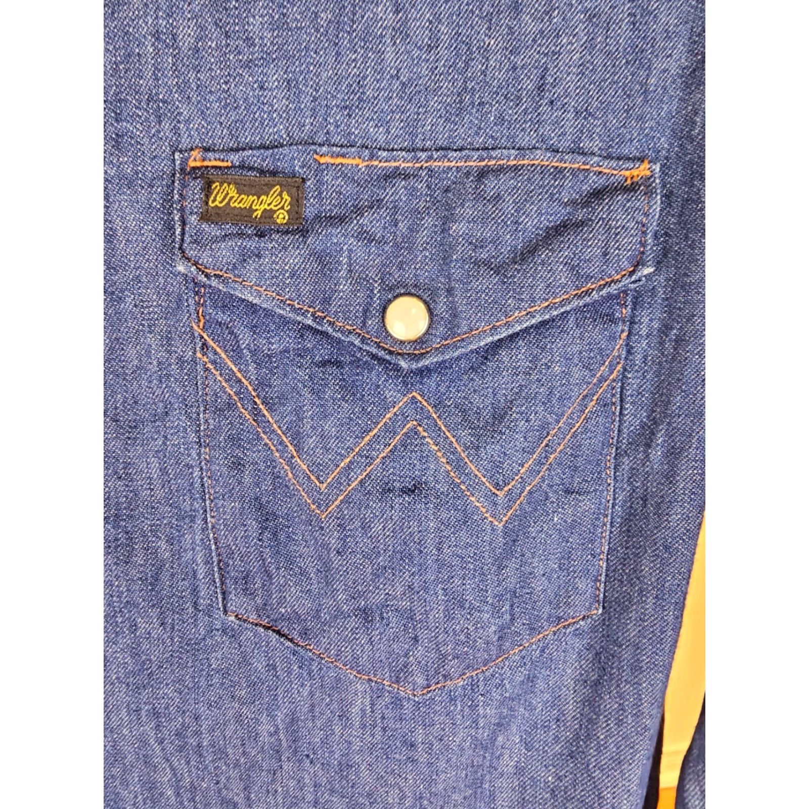 Wrangler VINTAGE Wrangler Denim Western Cowboy Pearl Snap Shirt 16-32 Made in USA Men’s Long Sleeve Button-Up Blue Western 70s Size US XS / EU 42 / 0 - 2 Thumbnail