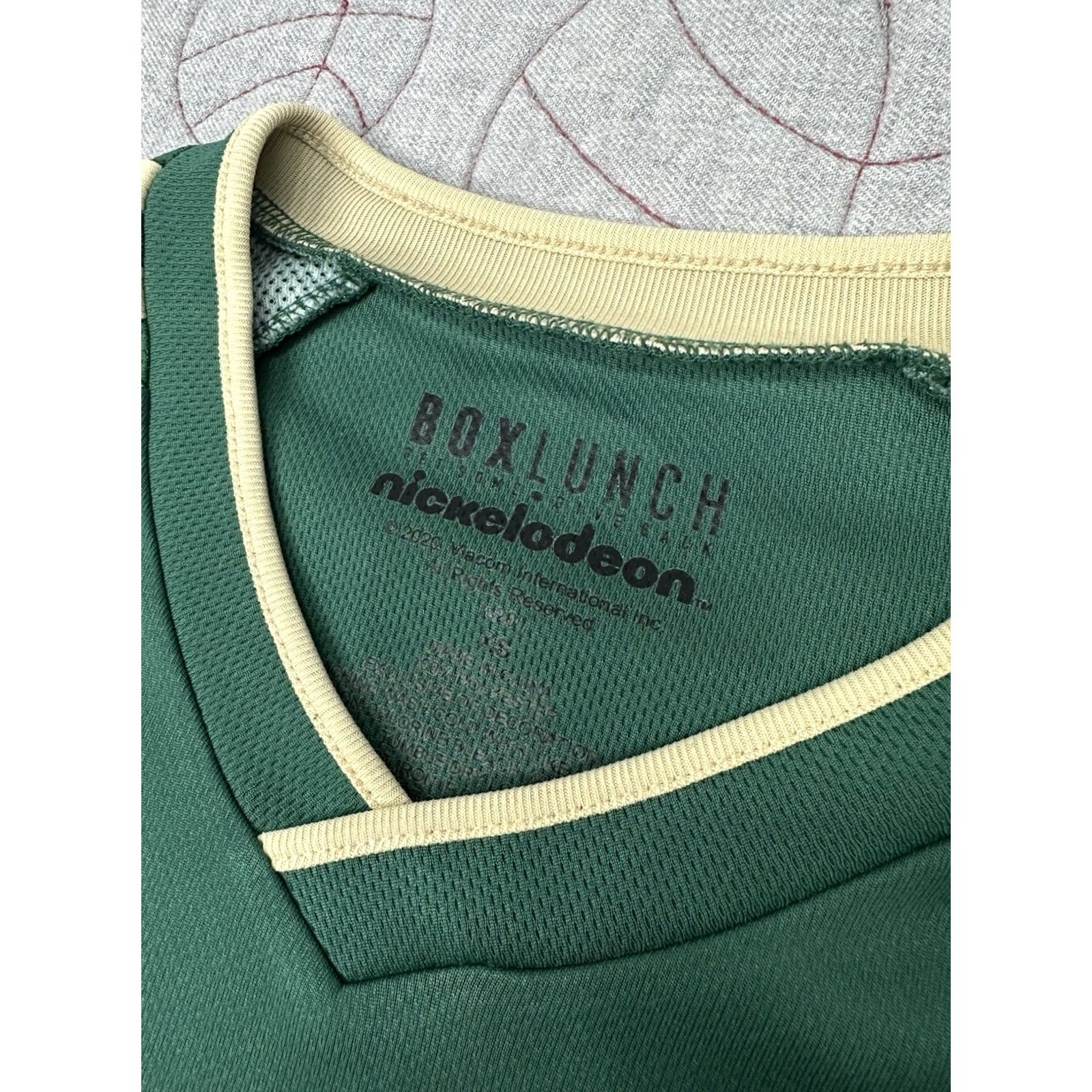 Vintage Earth Top Mens XS Green BoxLunch Avatar Last Airbender Kingdom Toph Jersey Size Size US XS / EU 42 / 0 - 3 Thumbnail