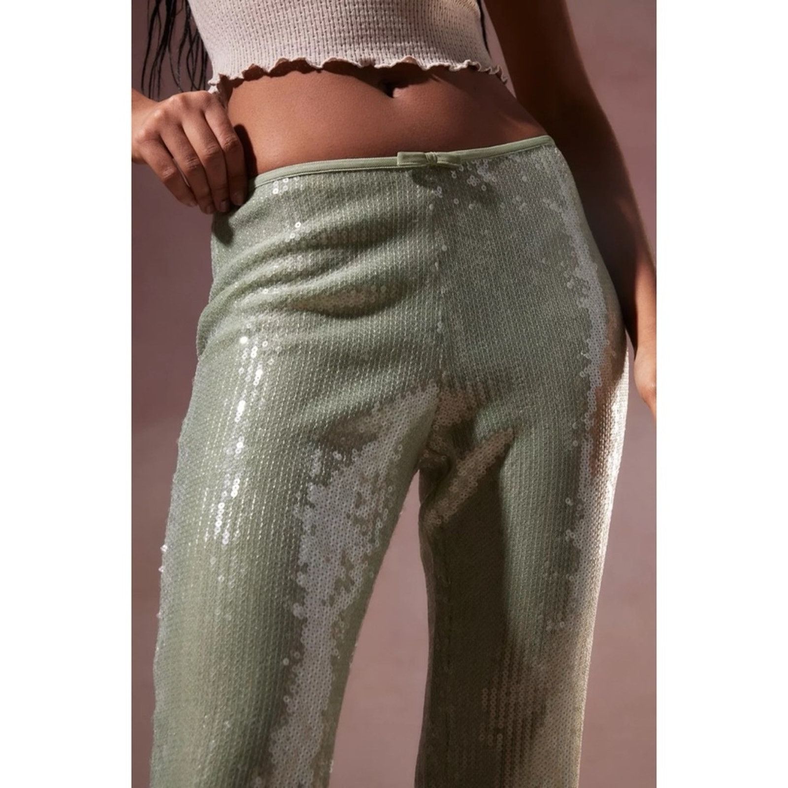 Urban Outfitters Urban Outfitters Kimchi Blue Lily Sequin Flare Pant 4 Size 27" / US 4 / IT 40 - 15 Thumbnail