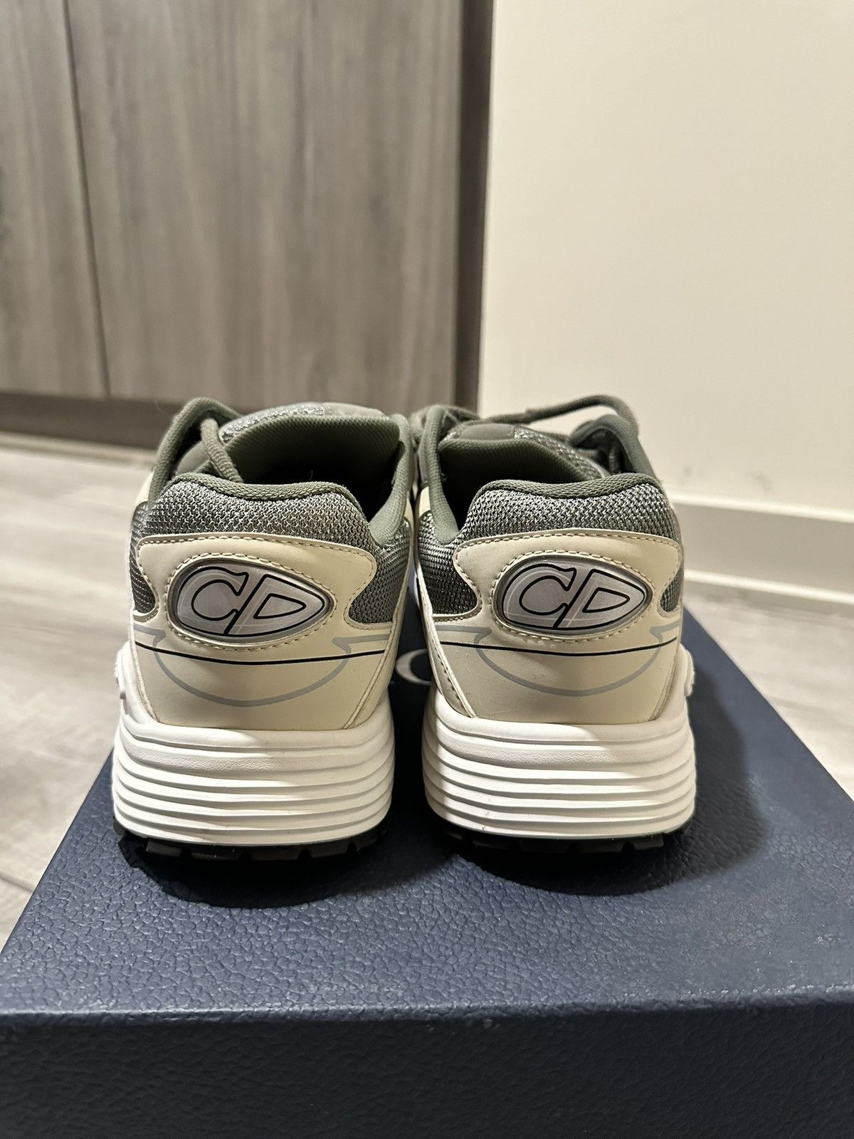 Dior Christian Dior b30 olive/cream Size US 9 / EU 42 - 2 Thumbnail