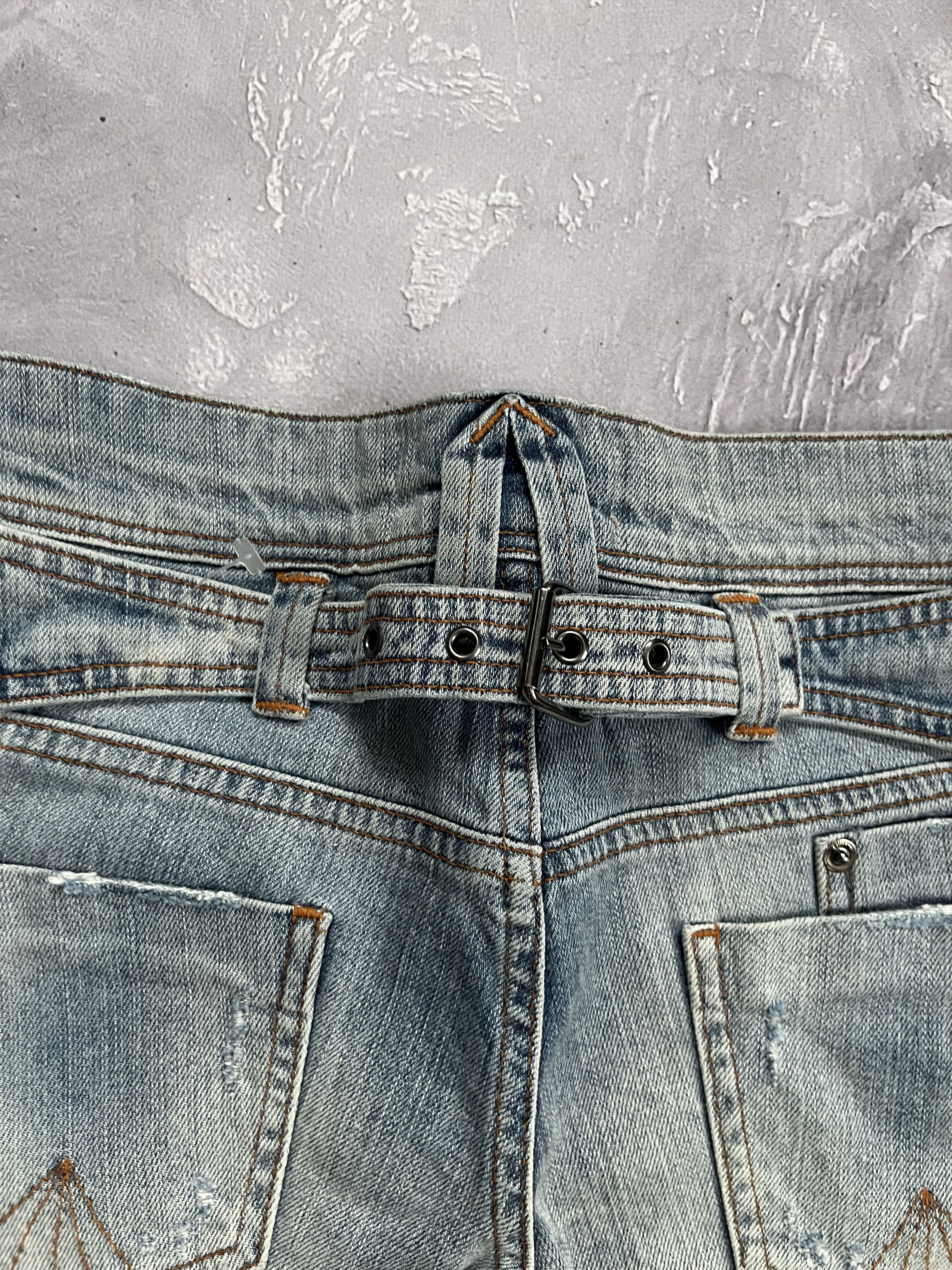 John Galliano John Galliano Buckle Back Jeans Y2K Bootcut Light Wash Size 24" / US 00 / IT 34 - 7 Thumbnail