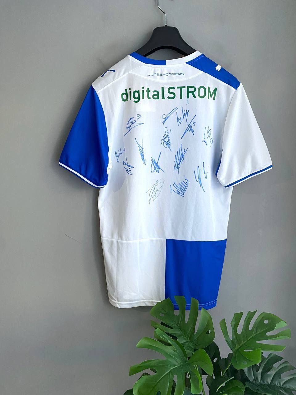 Puma Grasshopper Zurich 2013/14 Home Soccer Jersey Autograph Team Size US XL / EU 56 / 4 - 2 Thumbnail
