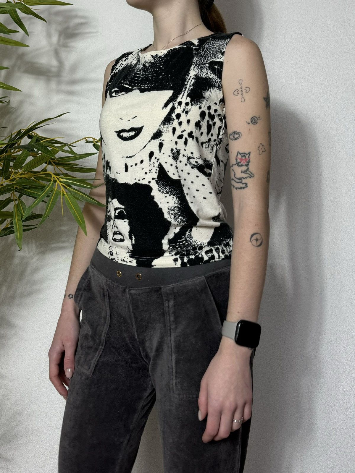 Vintage Y2K STYLE AVANT GARDE FACES PRINTED TANK TOP Size M / US 6-8 / IT 42-44 - 4 Thumbnail