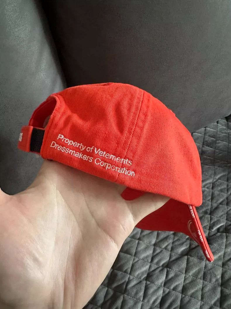 Vetements Vetements McDonald's For Rent Hat Size ONE SIZE - 2 Thumbnail