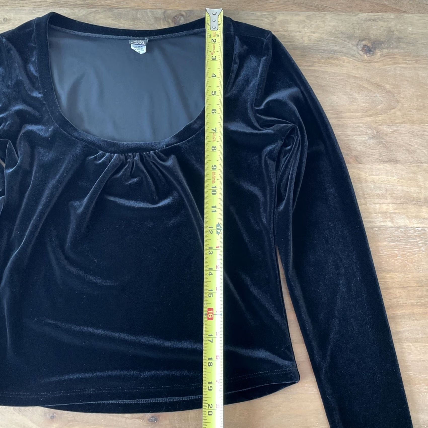 Vintage Only Hearts Black Velour Scoop Neck Long Sleeve Crop Top Women M Velour USA Slim Casual Party/Cocktail Shirt Blouse Size M / US 6-8 / IT 42-44 - 5 Thumbnail