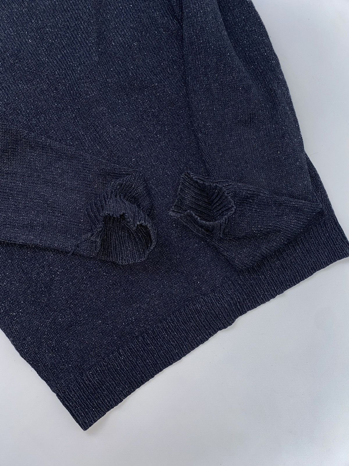 🚨 Out Legacy 1980-81 100% silk knitted cardigan sweater
