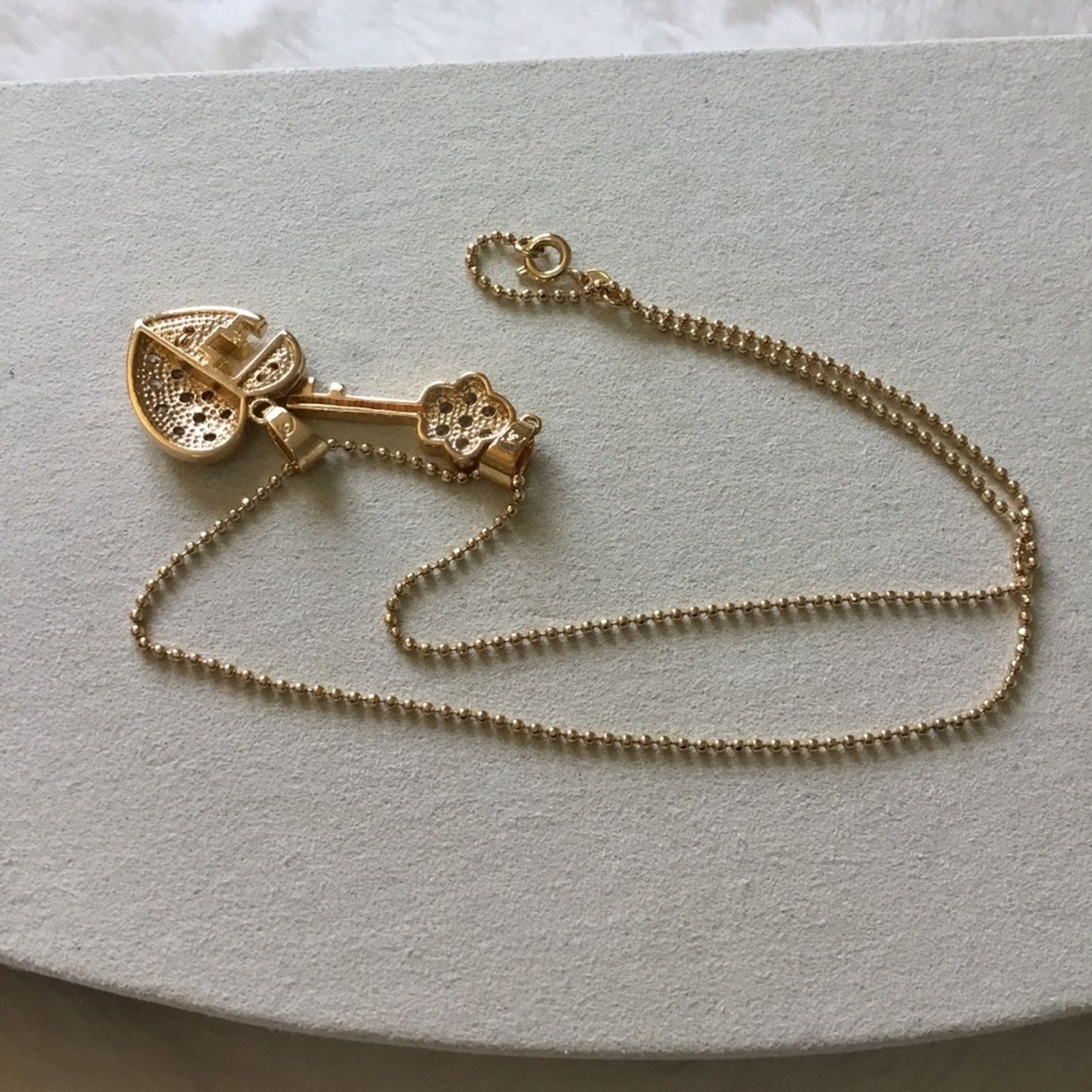 Other Crystal Gold Keychain w/ Heart Necklace Size ONE SIZE - 8 Thumbnail