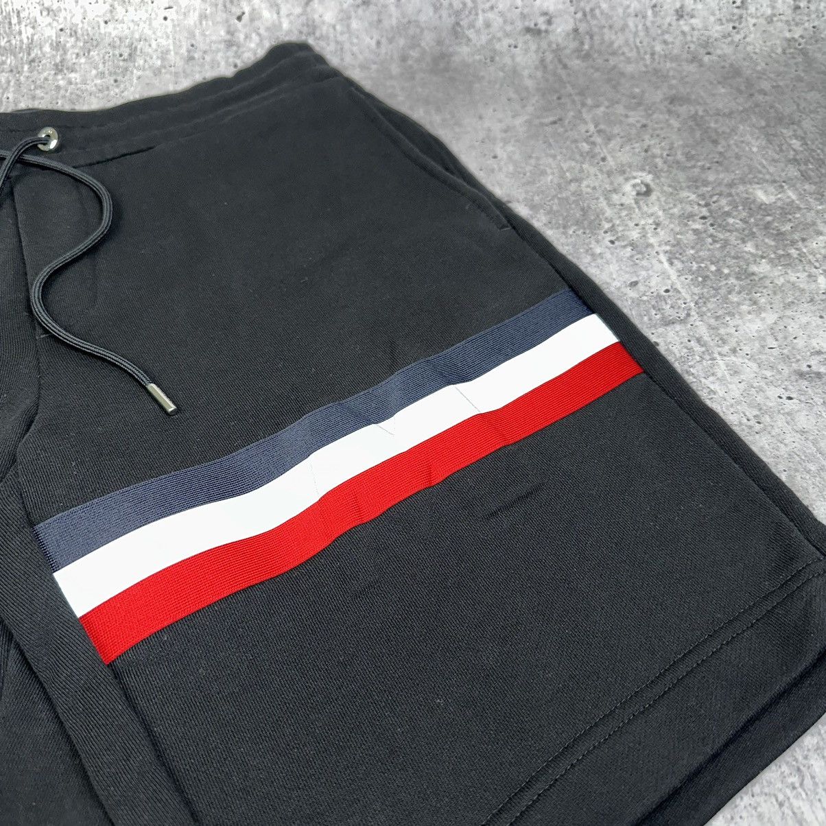 Moncler New Moncler Pantalone Corto Tricolor Stripe Bermuda Shorts Size US 30 / EU 46 - 3 Thumbnail
