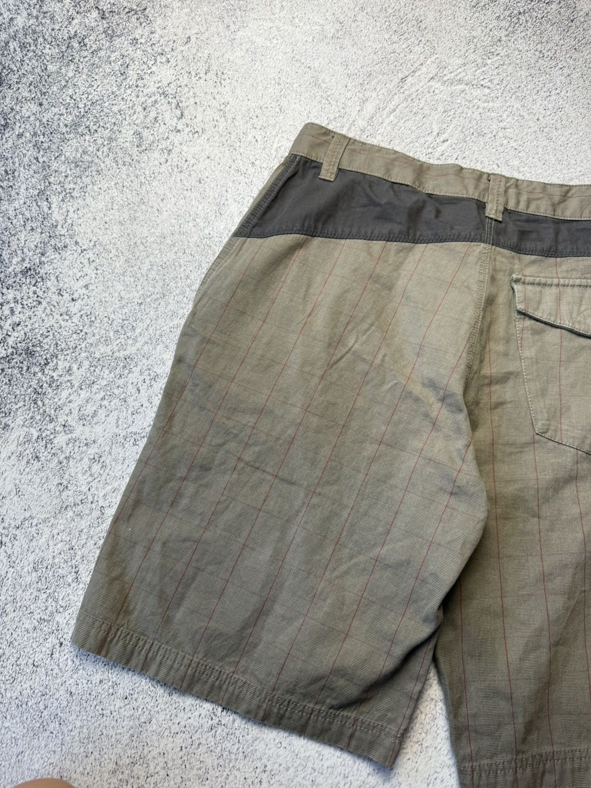 Nike Vintage Nike Shorts Japanese Y2K Size US 32 / EU 48 - 21 Thumbnail