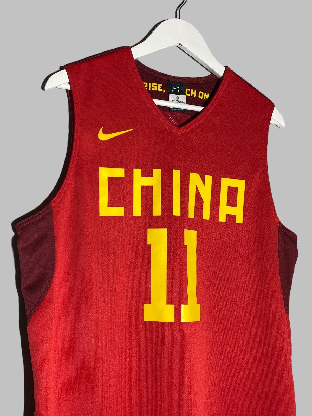 Nike × Vintage #11 Yi Jianlian China Player Issue Basketball Jersey Size US M / EU 48-50 / 2 - 6 Thumbnail