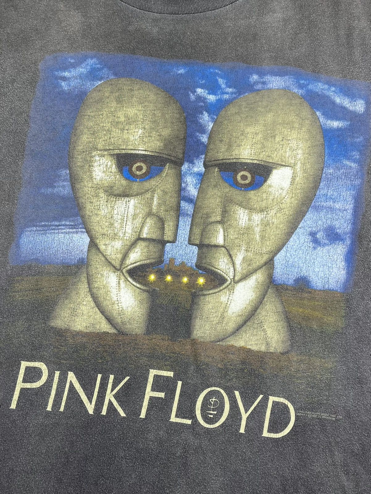 Vintage 1994 Pink Floyd Division Bell Tour Faded Vintage Tshirt Size US L / EU 52-54 / 3 - 3 Thumbnail