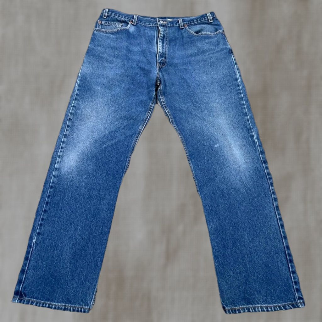Levi's VINTAGE Levi's 505 Jeans Men 40x32 Straight Regular Fit Med Wash Blue 5-Pocket Belt Loops Zipper N/A Size US 40 / EU 56 - 1 Thumbnail