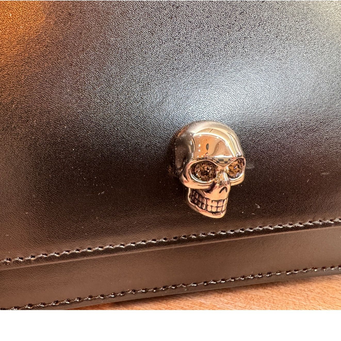 Alexander McQueen Alexander McQueen Black Leather Spiked Skull Bag NIB Size ONE SIZE - 3 Thumbnail